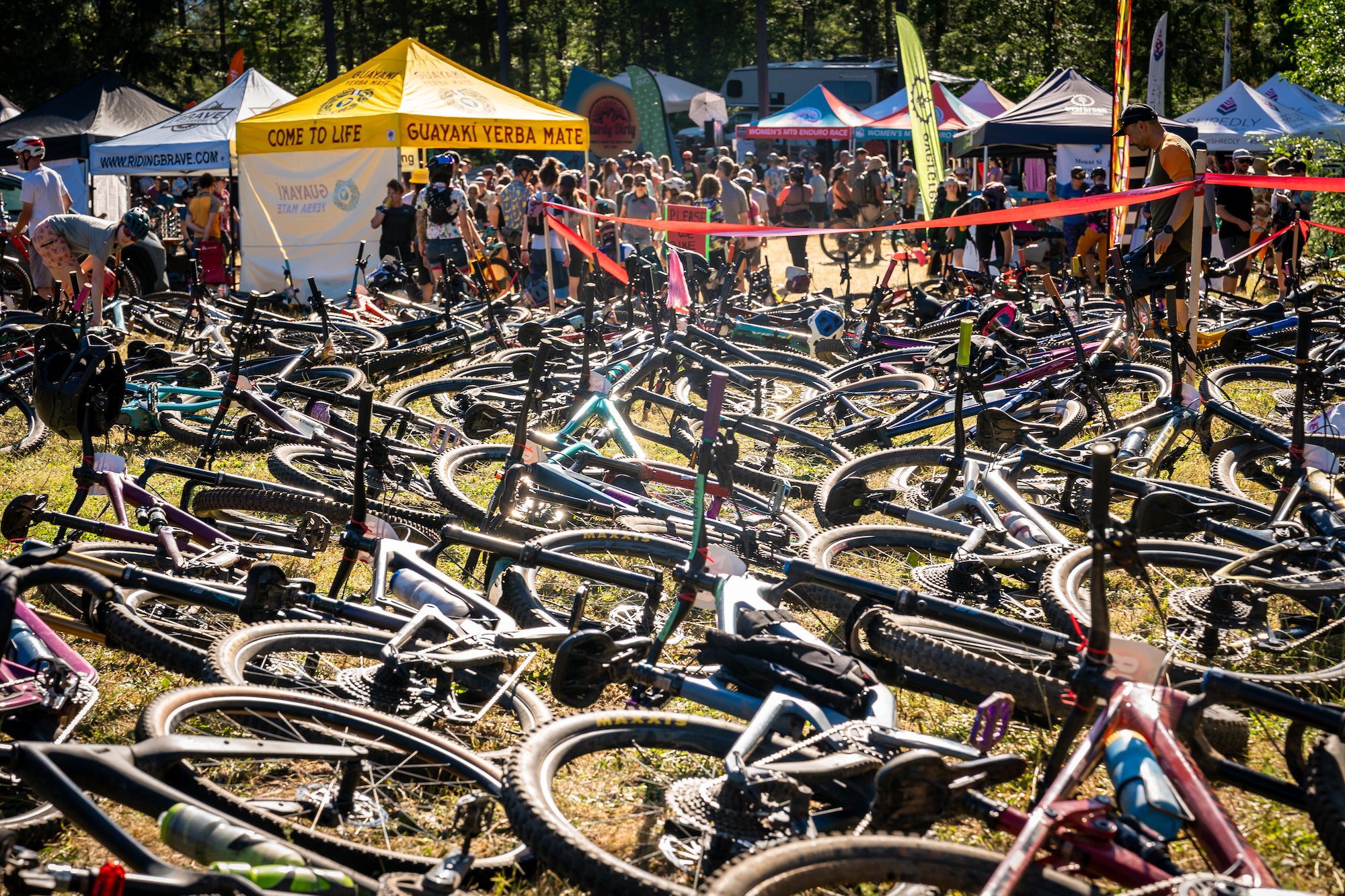 The Sturdy Dirty 2024: Riding in Community