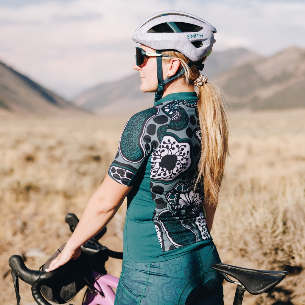 [Spruce Roots] Gem Jersey spruce roots worn with alyssa chammy on gravel bike