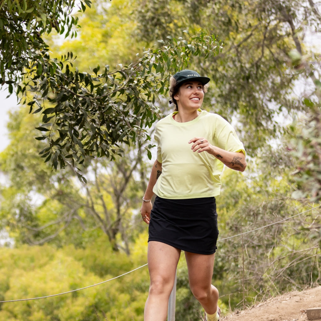 [Iced Matcha] Woman running downhill