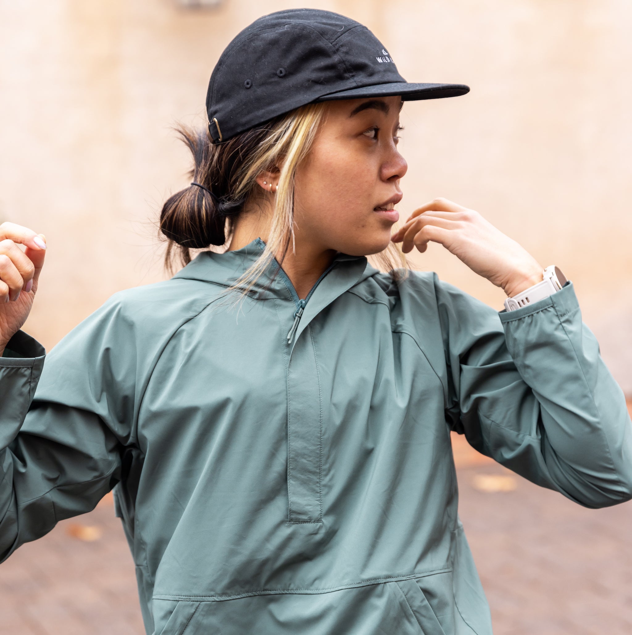 [Black] Woman Wearing Black Edith Brim Hat Canvas