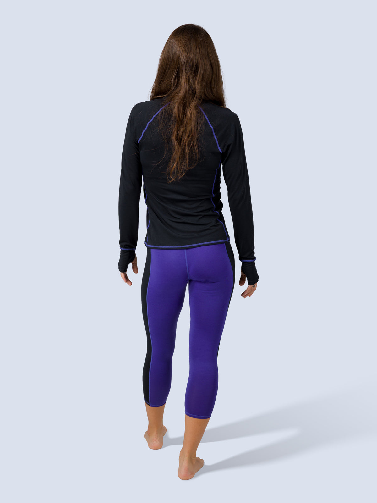 [Black] Bassett LITE Raglan in black, on model back full body view