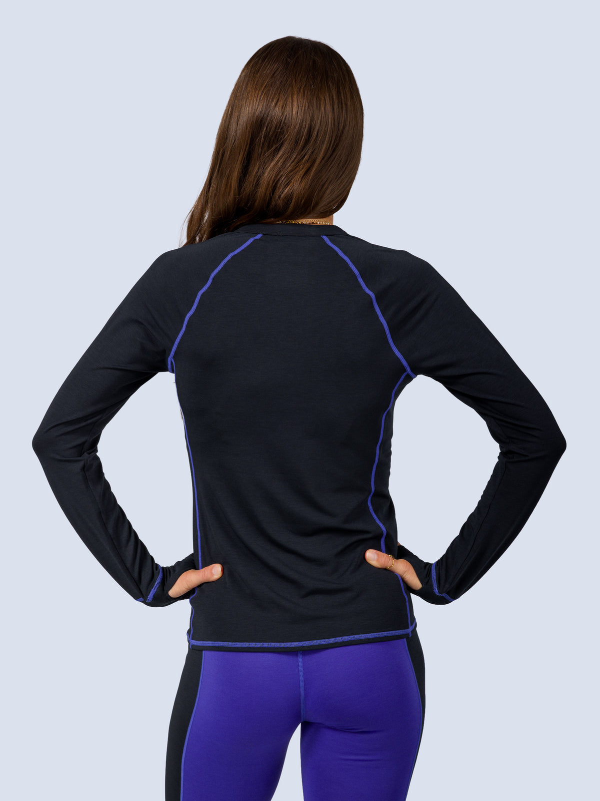 [Black] Bassett LITE Raglan in black, on model back crop view