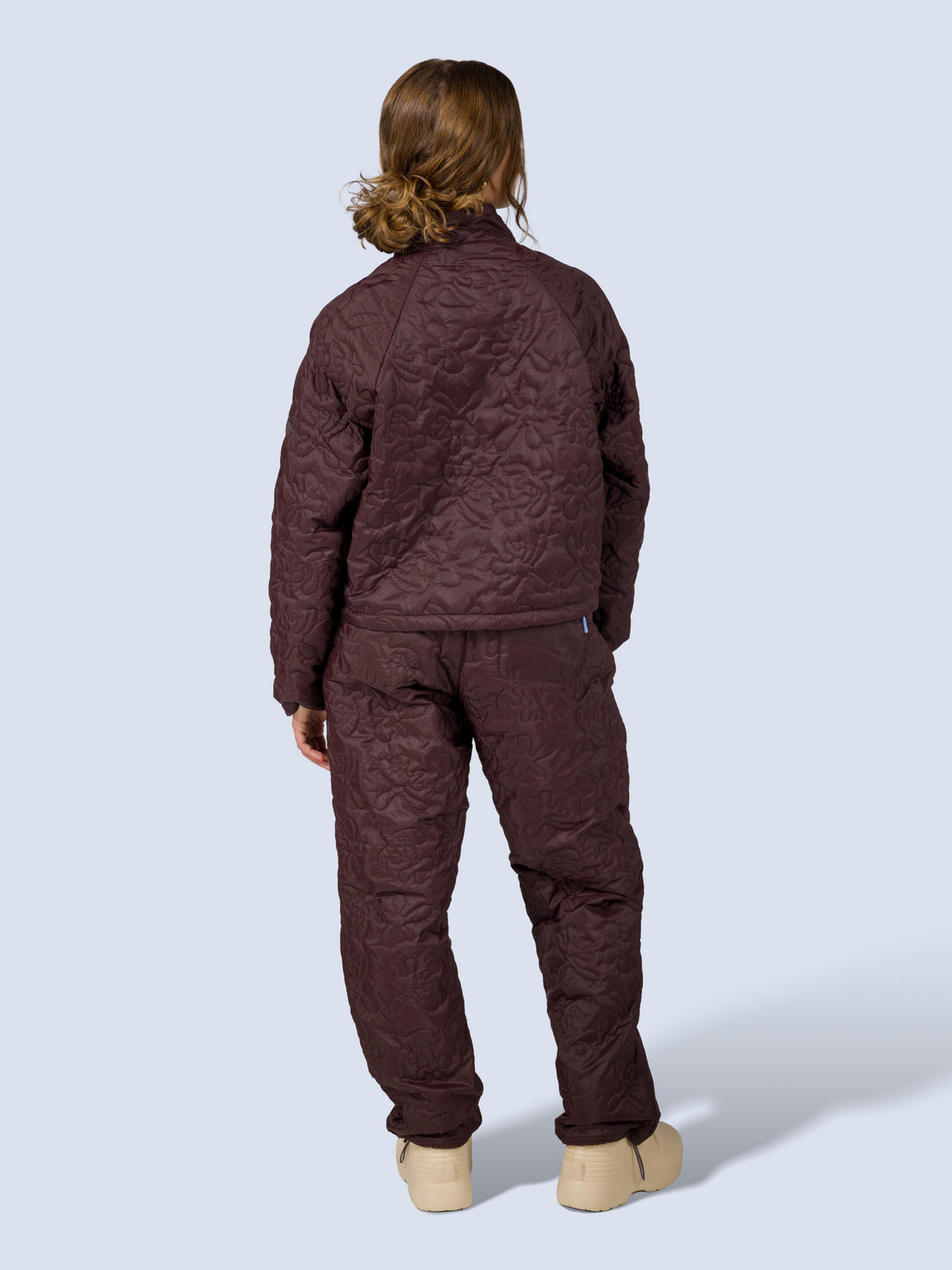 [Espresso Reef] Payette Pullover – full-length back view of model wearing the pullover and matching pants