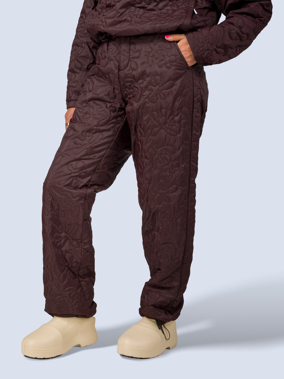 [Espresso Reef] Payette Pant in espresso reef, on model front crop