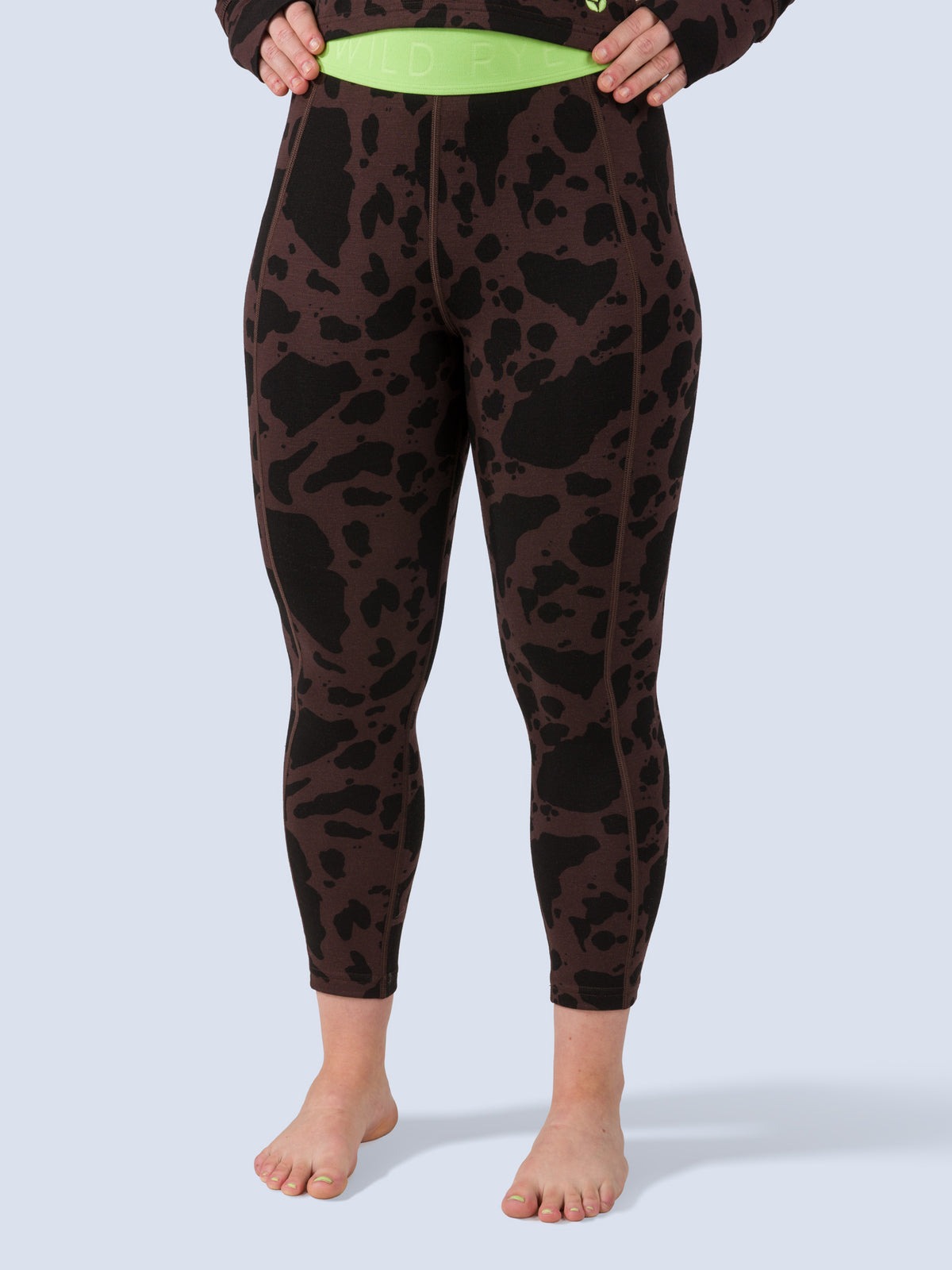 [Moo La La] Bassett Legging – on model, front close up