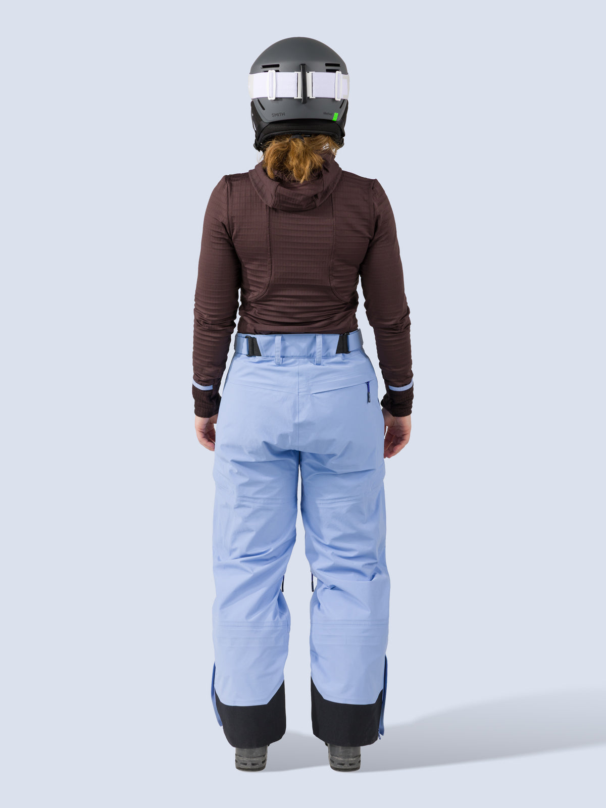 [Breeze] Butterfield 3L Pant in breeze light blue, on model back full body view
