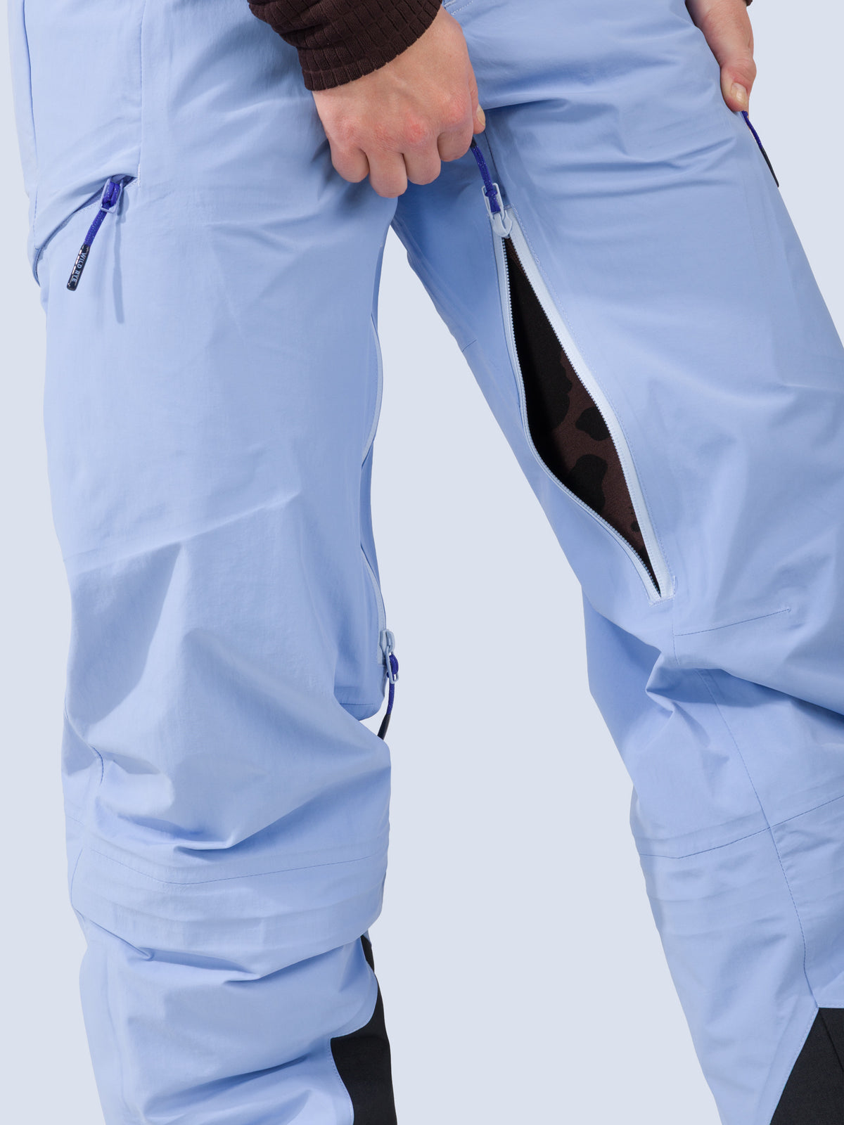 [Breeze] Butterfield 3L Pant in breeze light blue, internal thigh vent detail
