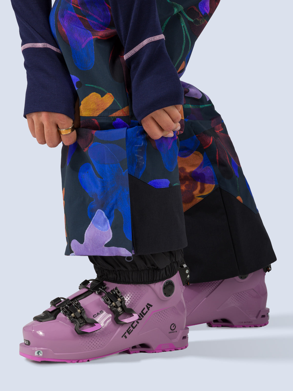 [Nightflora] Butterfield 3L Pant in nightflora floral print, internal snow gaiter detail