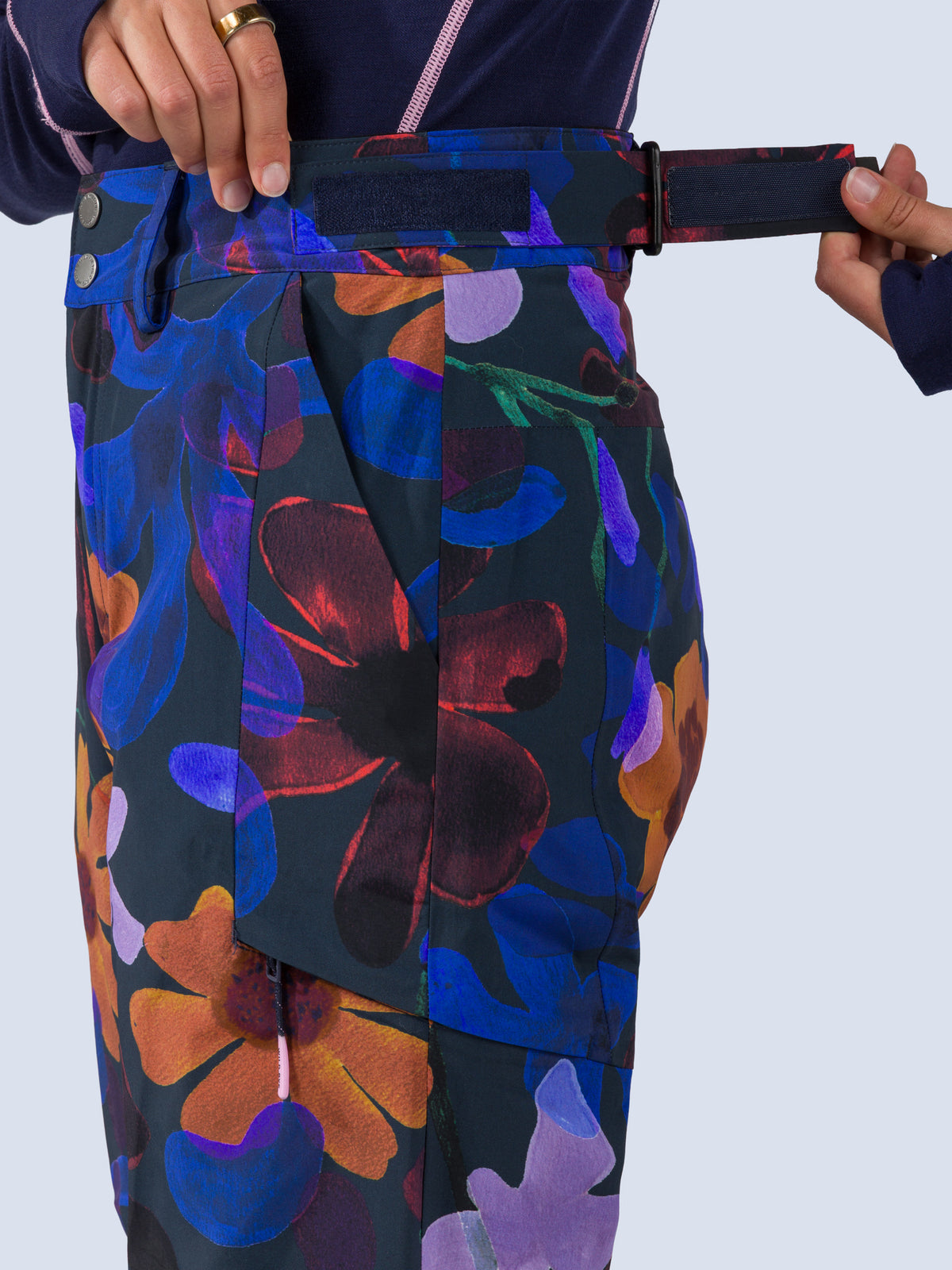 [Nightflora] Butterfield 3L Pant in nightflora floral print, adjustable waist tab detail