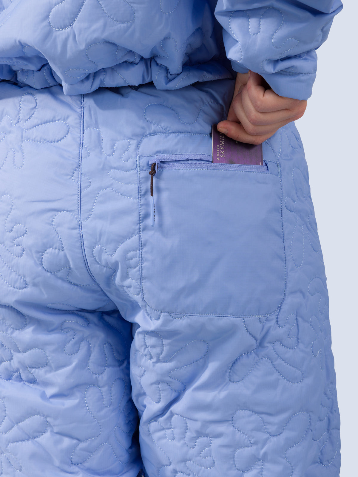 [Breeze Reef] Payette Pant in breeze reef, back zippered pocket detail