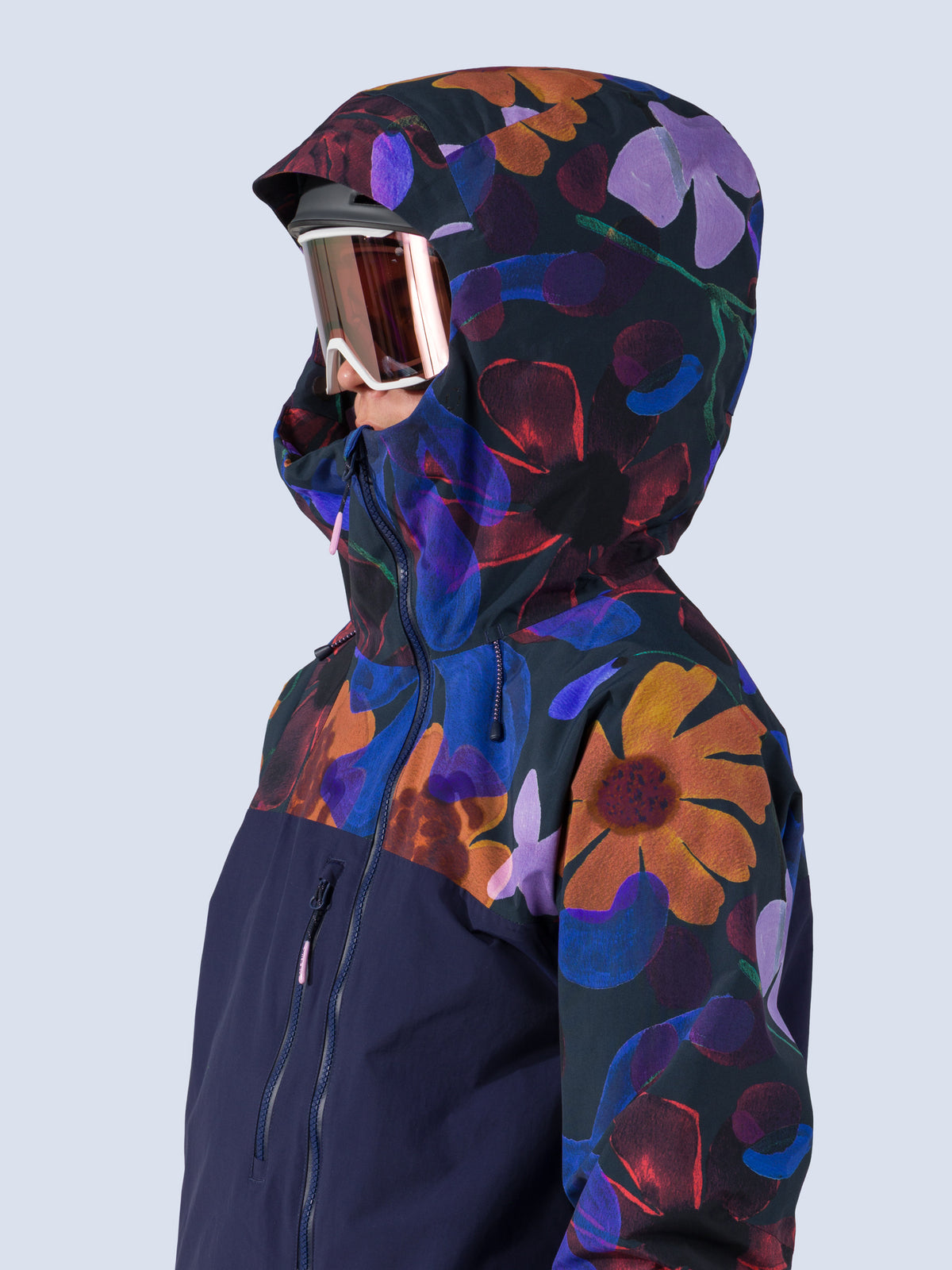 [Nightflora] Roundhouse 2L Insulated Jacket in nightflora floral print, hood side profile detail