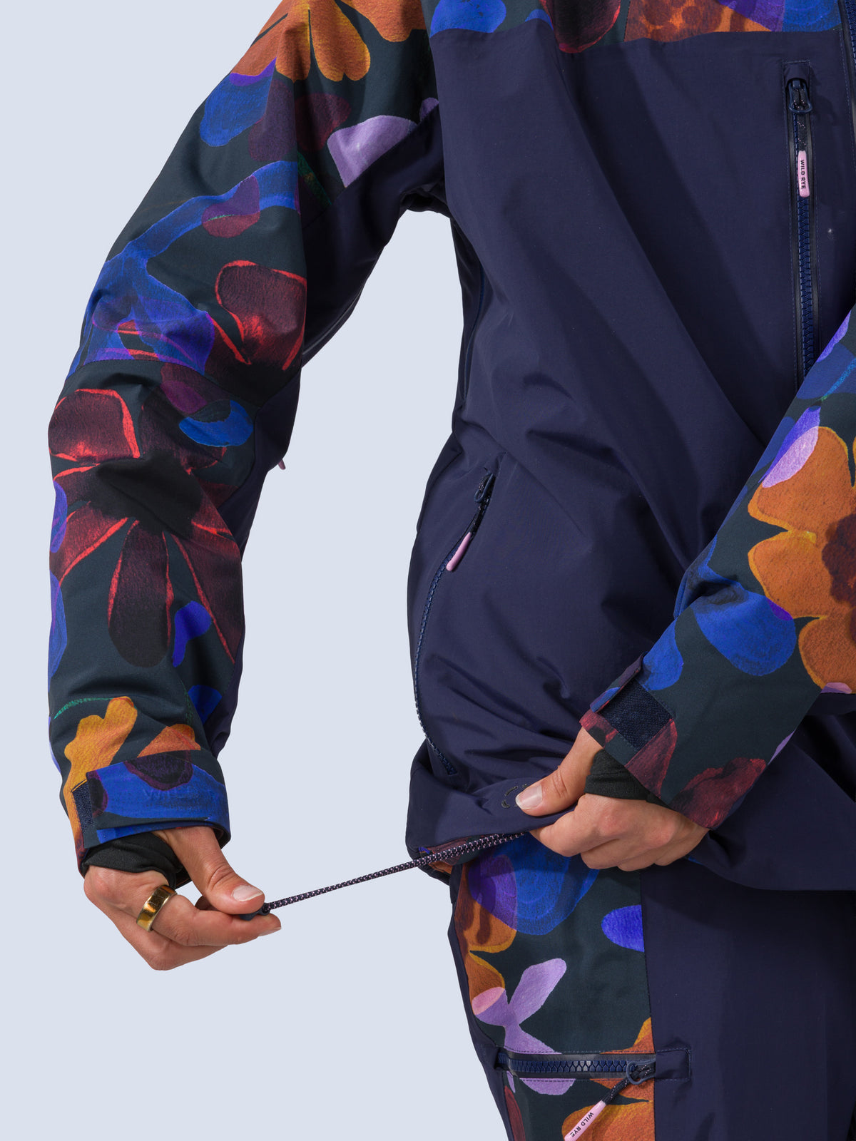 [Nightflora] Roundhouse 2L Insulated Jacket in nightflora floral print, hem drawcord detail