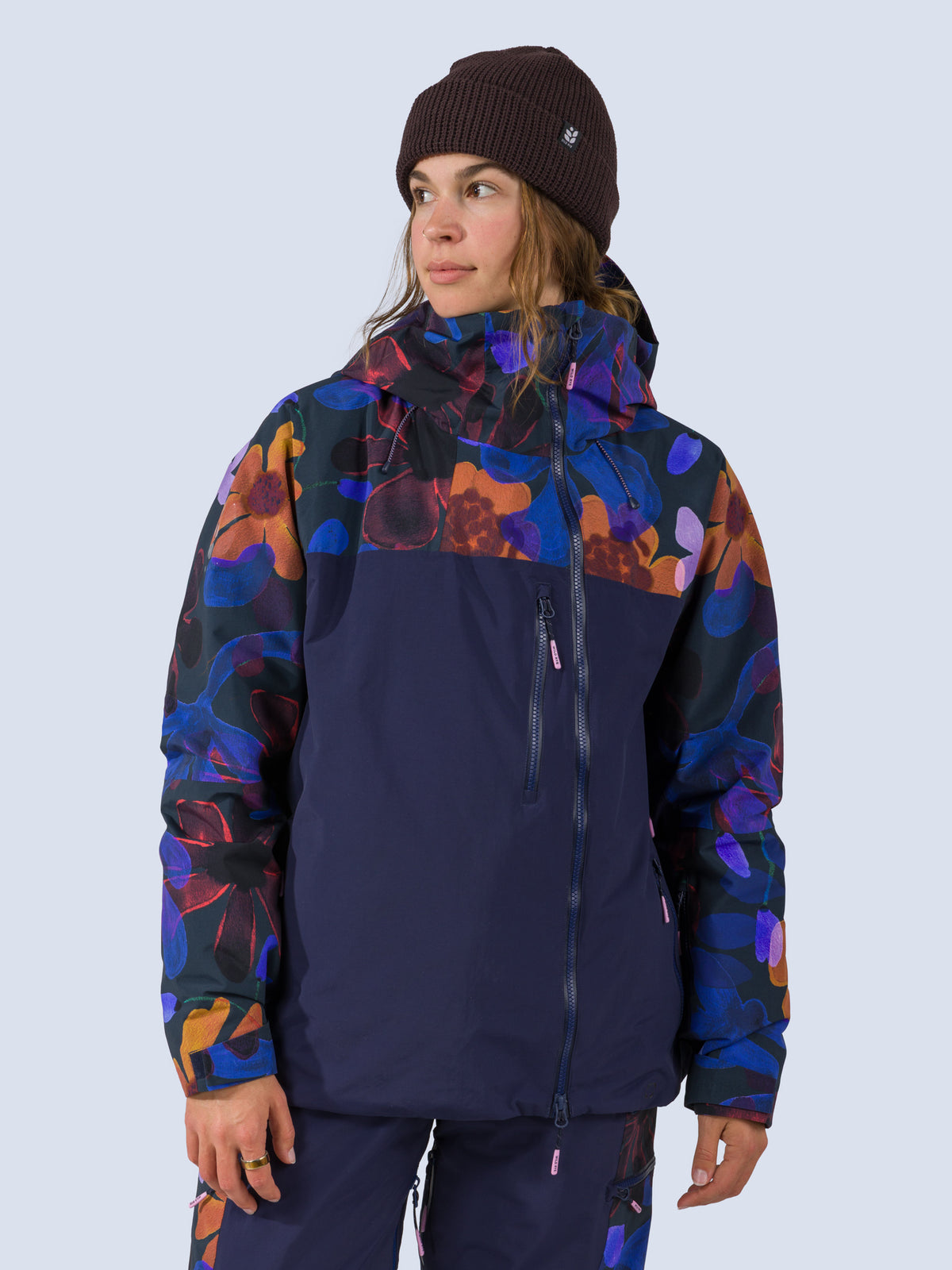 [Nightflora] Roundhouse 2L Insulated Jacket in nightflora floral print, on model front crop view