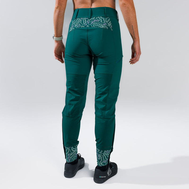 [Pine] Freyah Pant Pine Back Close View