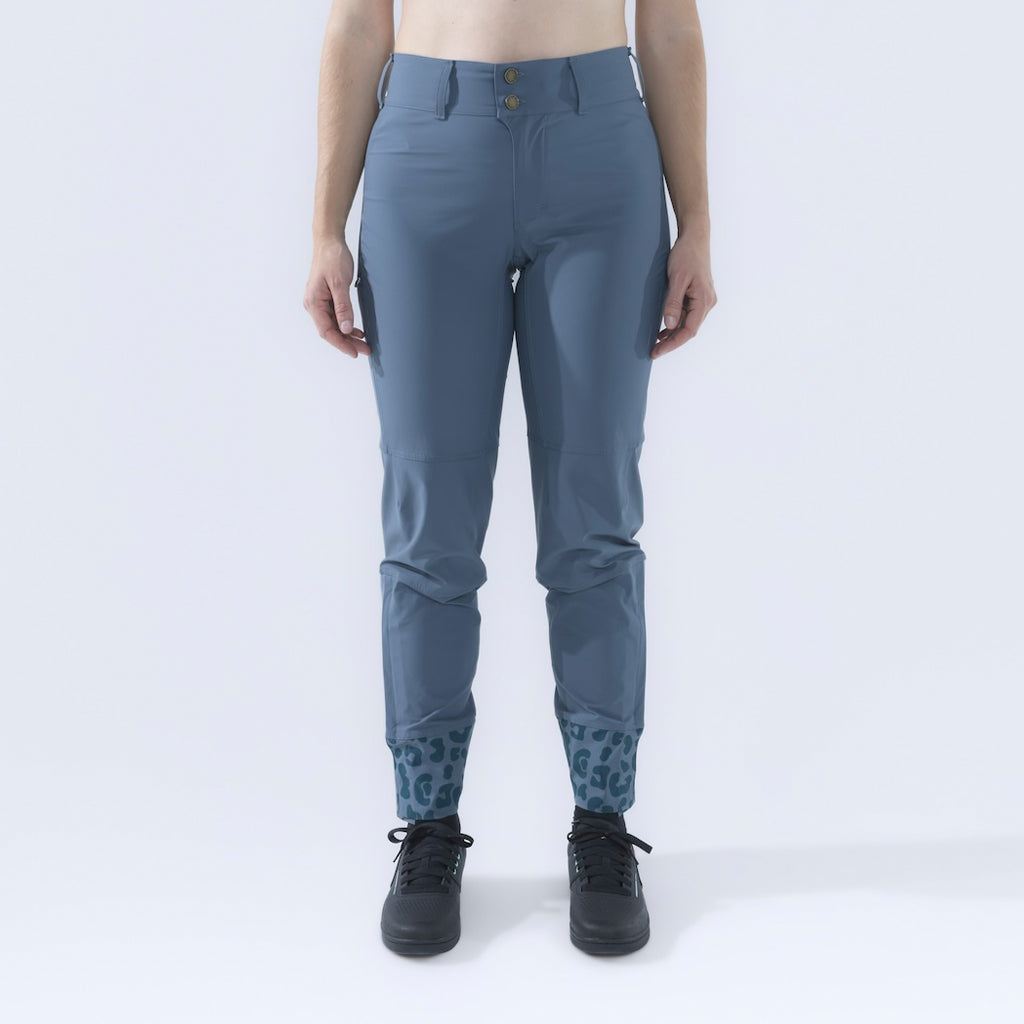 [Steel] Freyah Pant Steel Front crop view