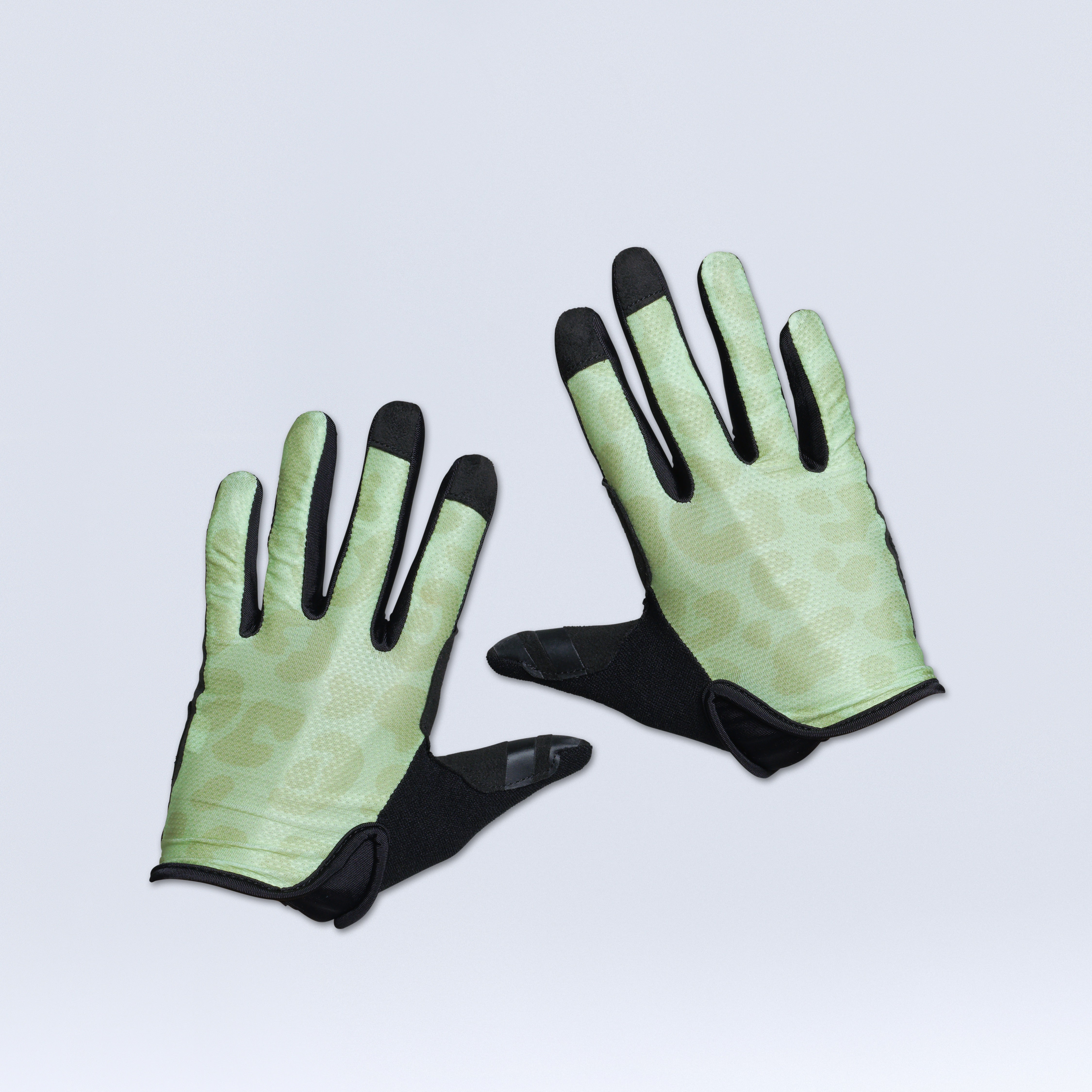 [Matcha Meowww] Green cheetah print bike gloves, top view