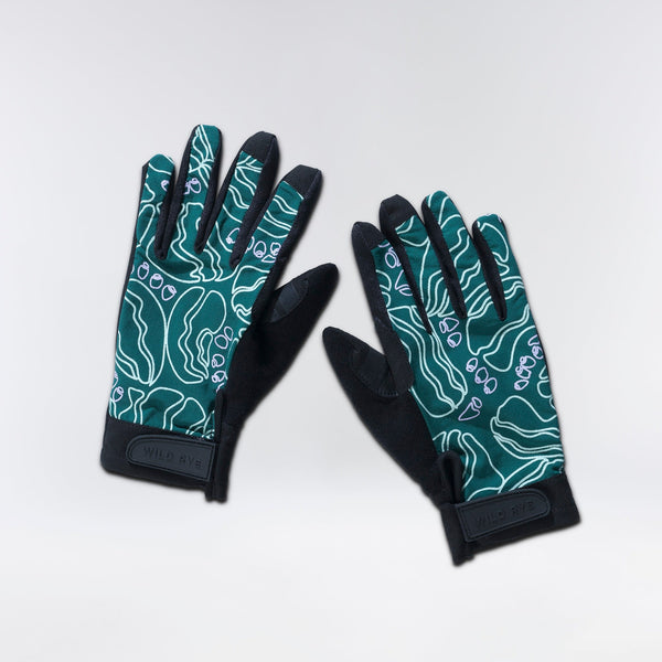 Gnarnia Glove