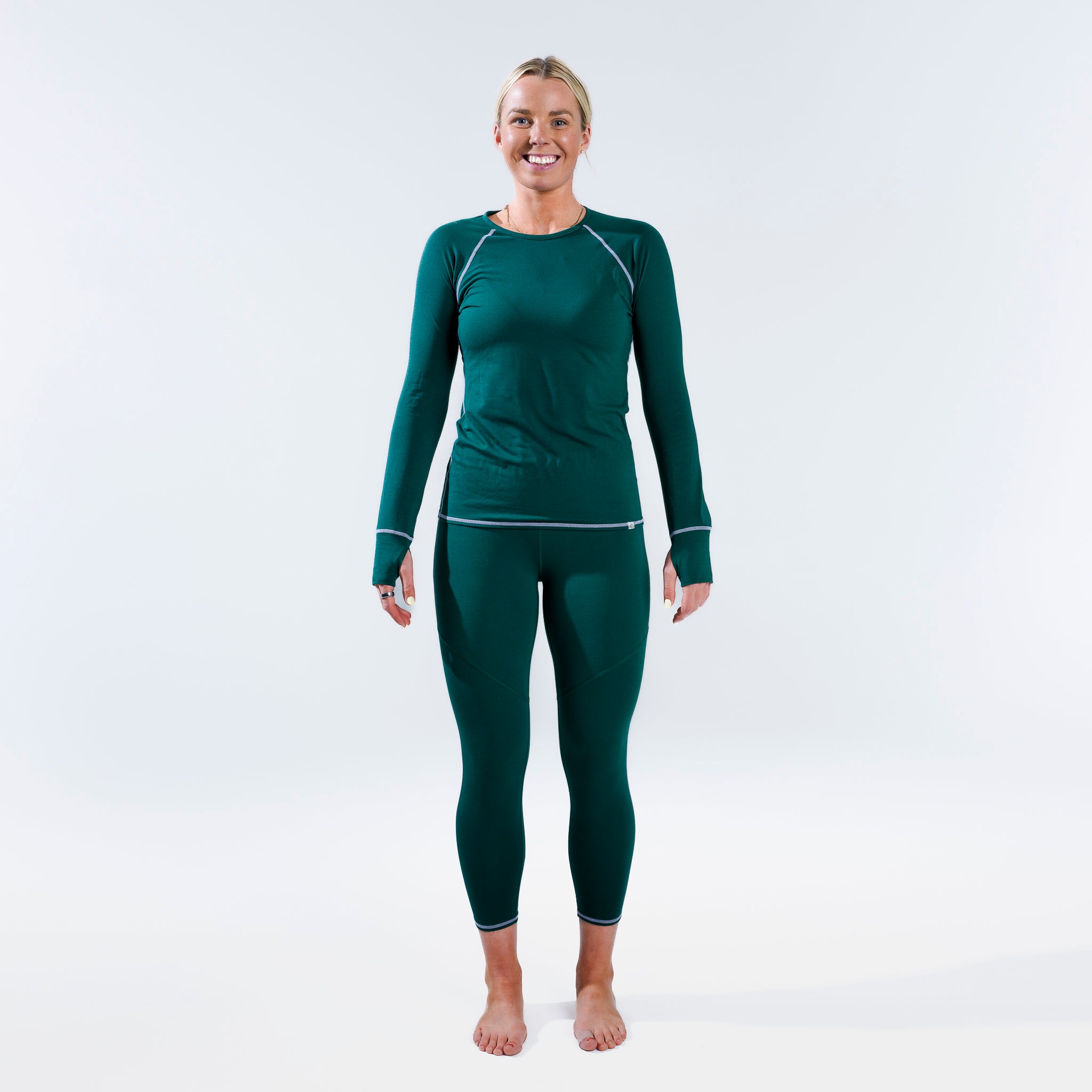 [Pine] Green Lightweight baselayer top front full body