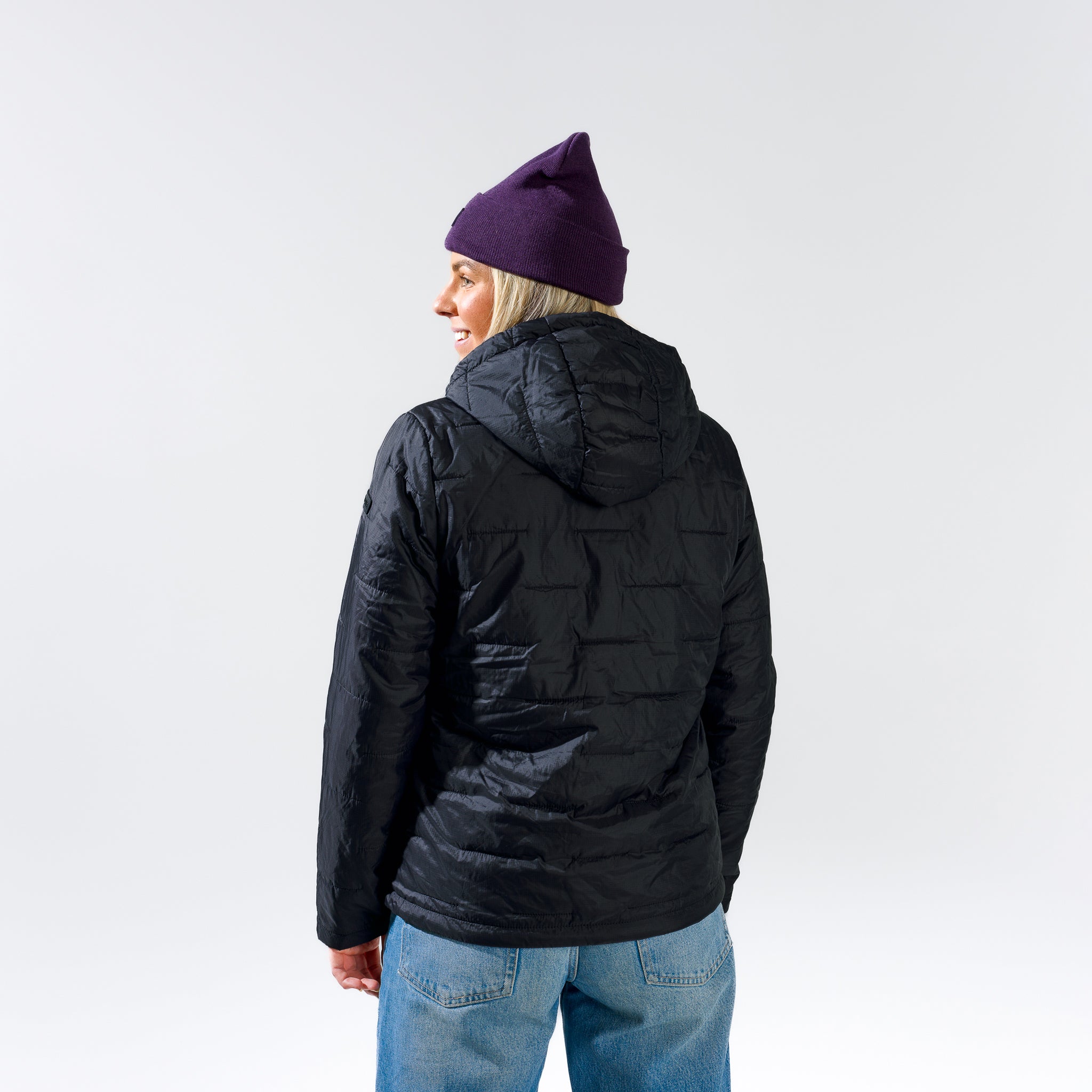 [Black] black insulated hooded jacket back view