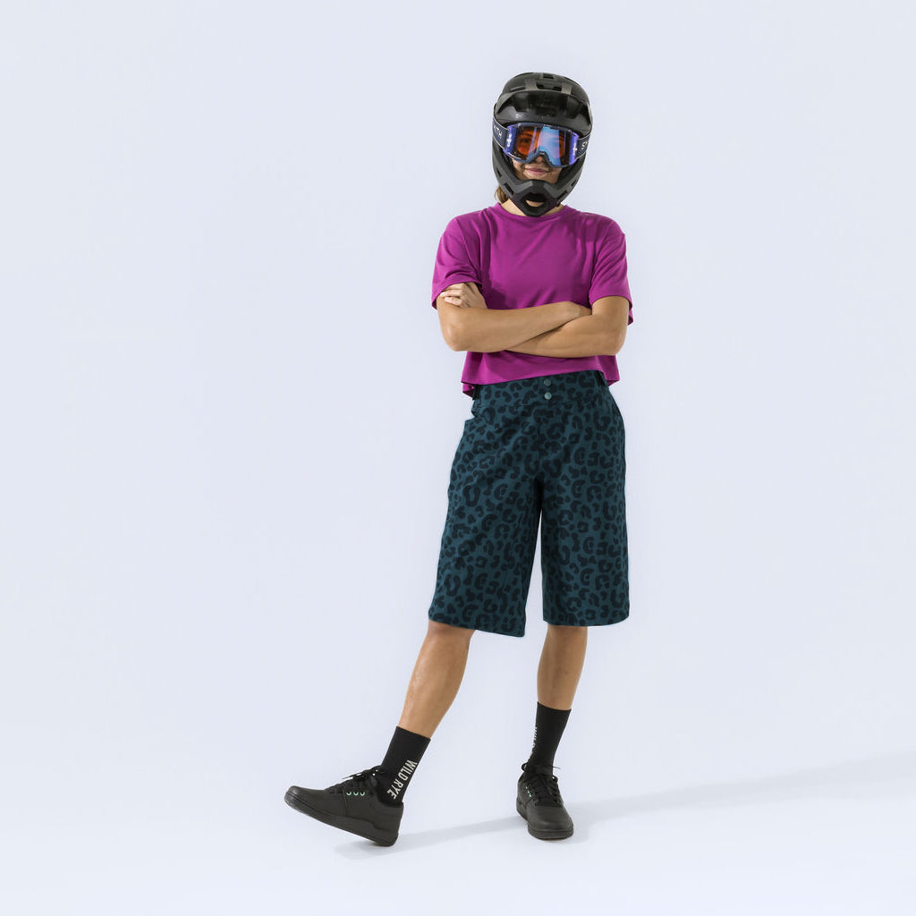 [Spruce Meowww] Frankie Short Spruce Meowww front full body with full face helmet