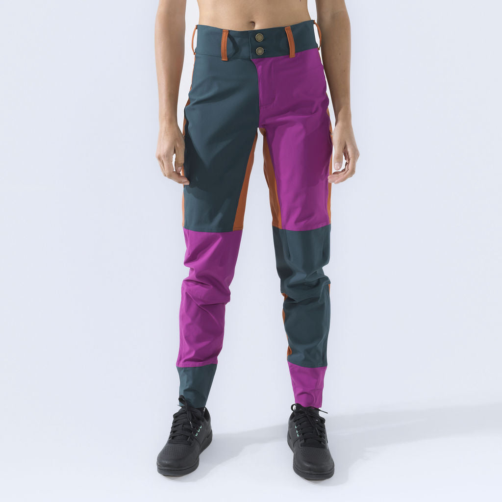 [Aster Blocked] Freyah Pant pink and green colorblock front crop 