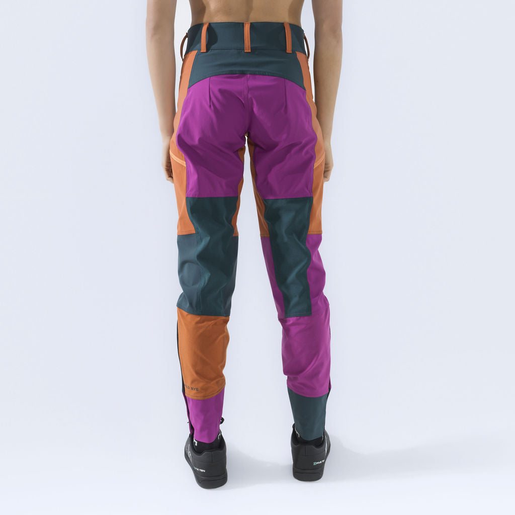 [Aster Blocked] Freyah Pant pink and green colorblock back crop