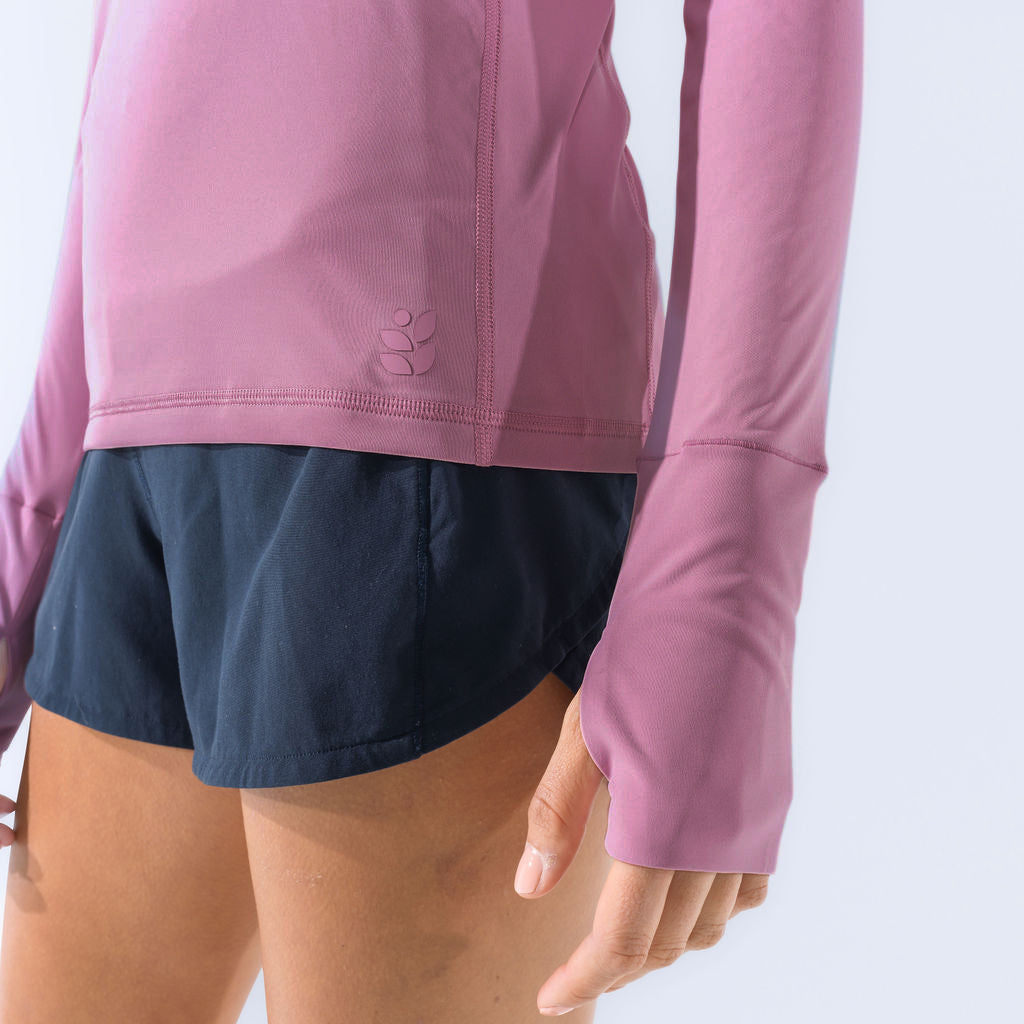 [Berry Blush] Sawyer Sunshirt Berry Blush Thumbhole detail