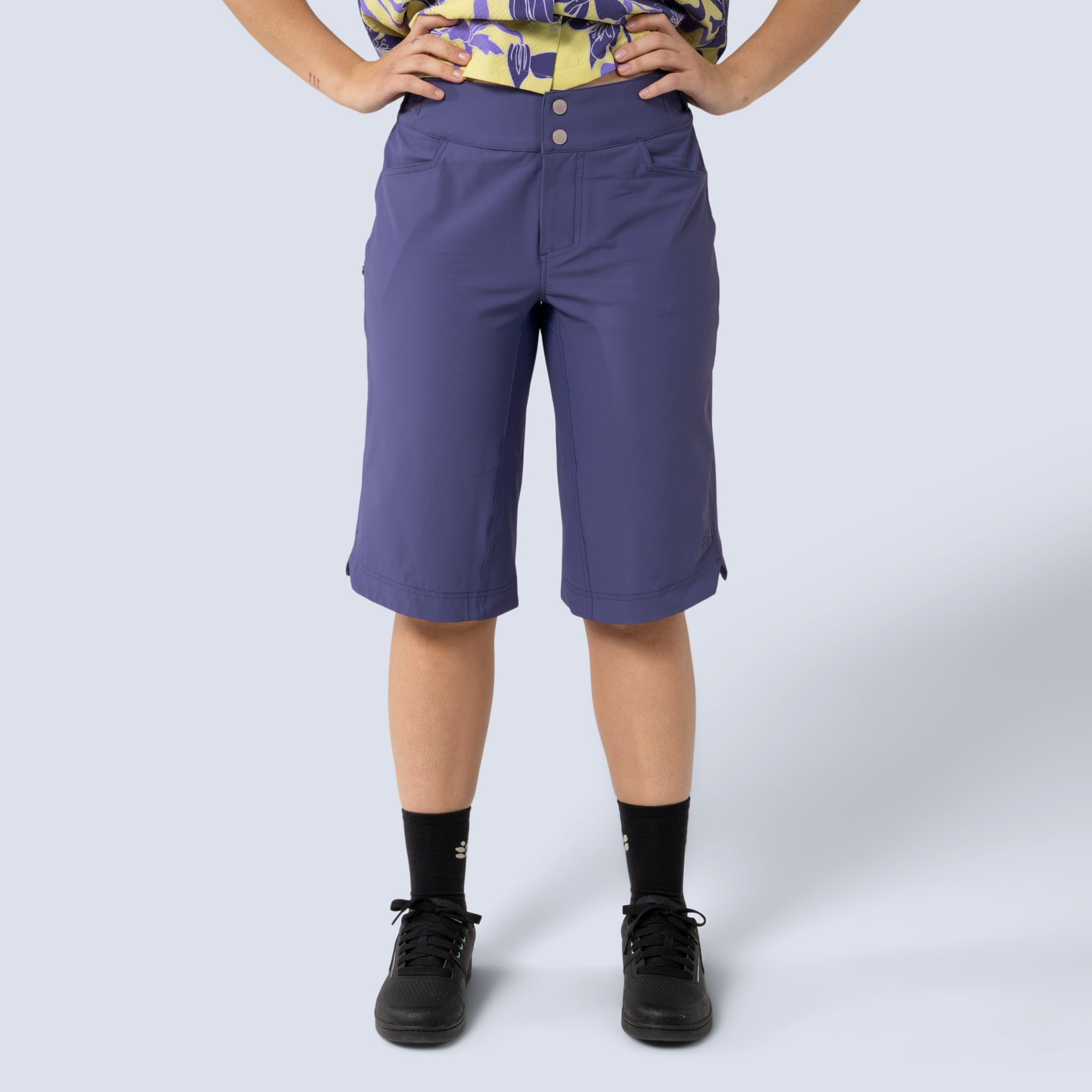 [Storm] Frankie 14.75" Short in storm, on model front crop view