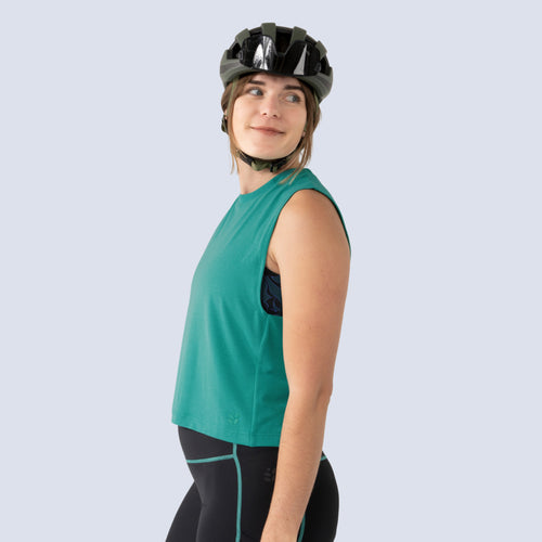 [Alhambra] Alhambra teal Keller Crop Tank  on model side crop view