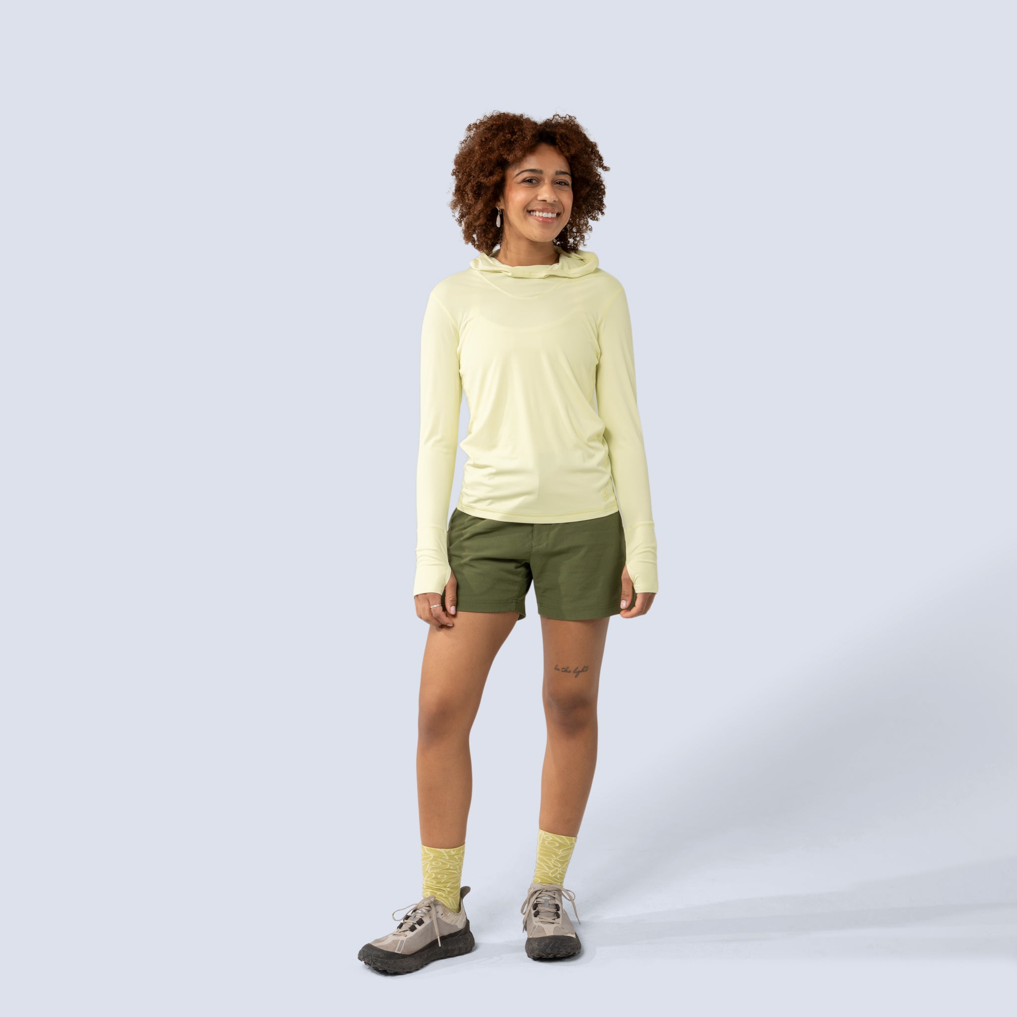 [Butter] Sawyer sunshirt butter yellow on model front full body view