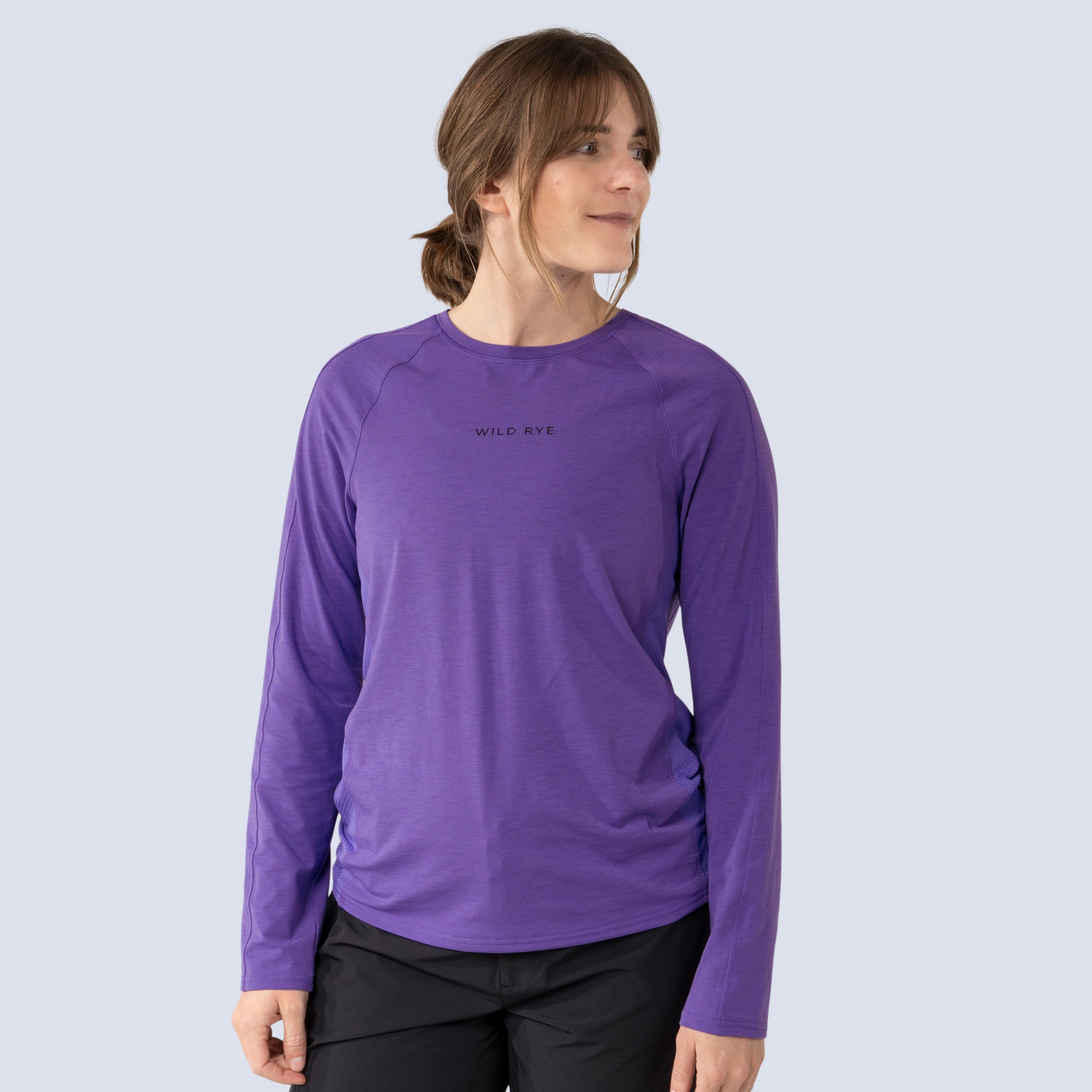 [Iris] Holly Jersey in Iris, on model front crop view