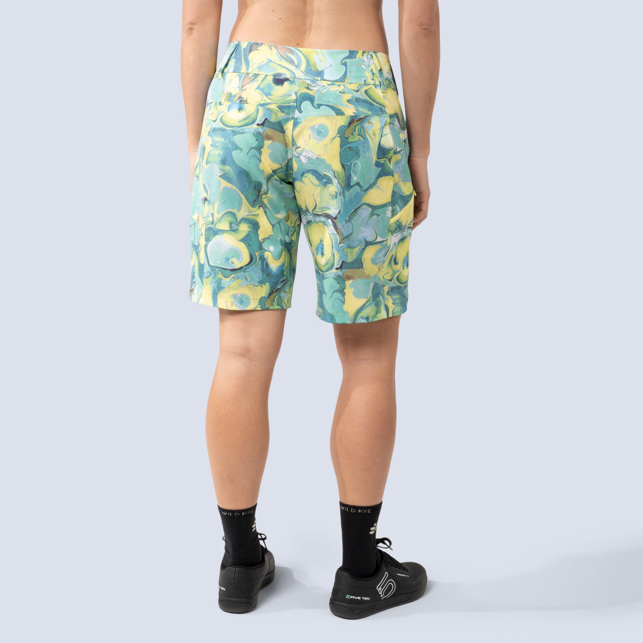 [Marble] Riley 10" bike short, marble green on model back crop view