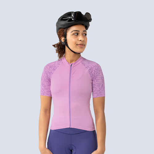 [Alpenglow Wings] Gem Jersey pink front crop view on model