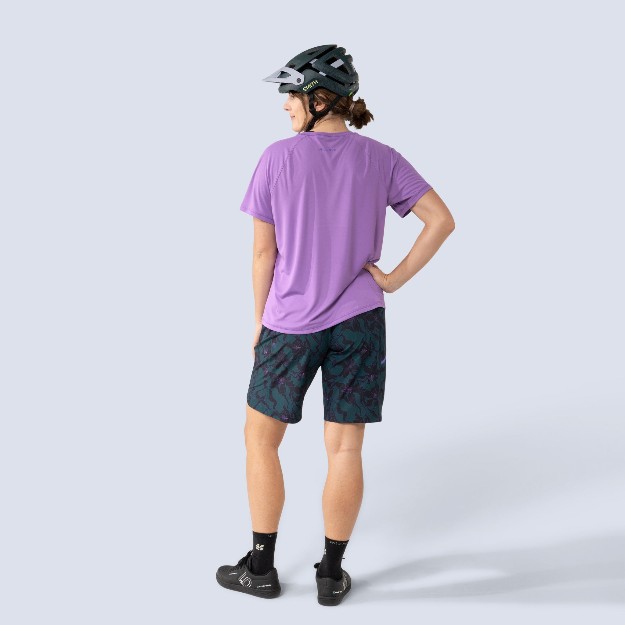 [Spruce Aquila Bloom] Riley 10" bike short, spruce aquila bloom on model back full body view