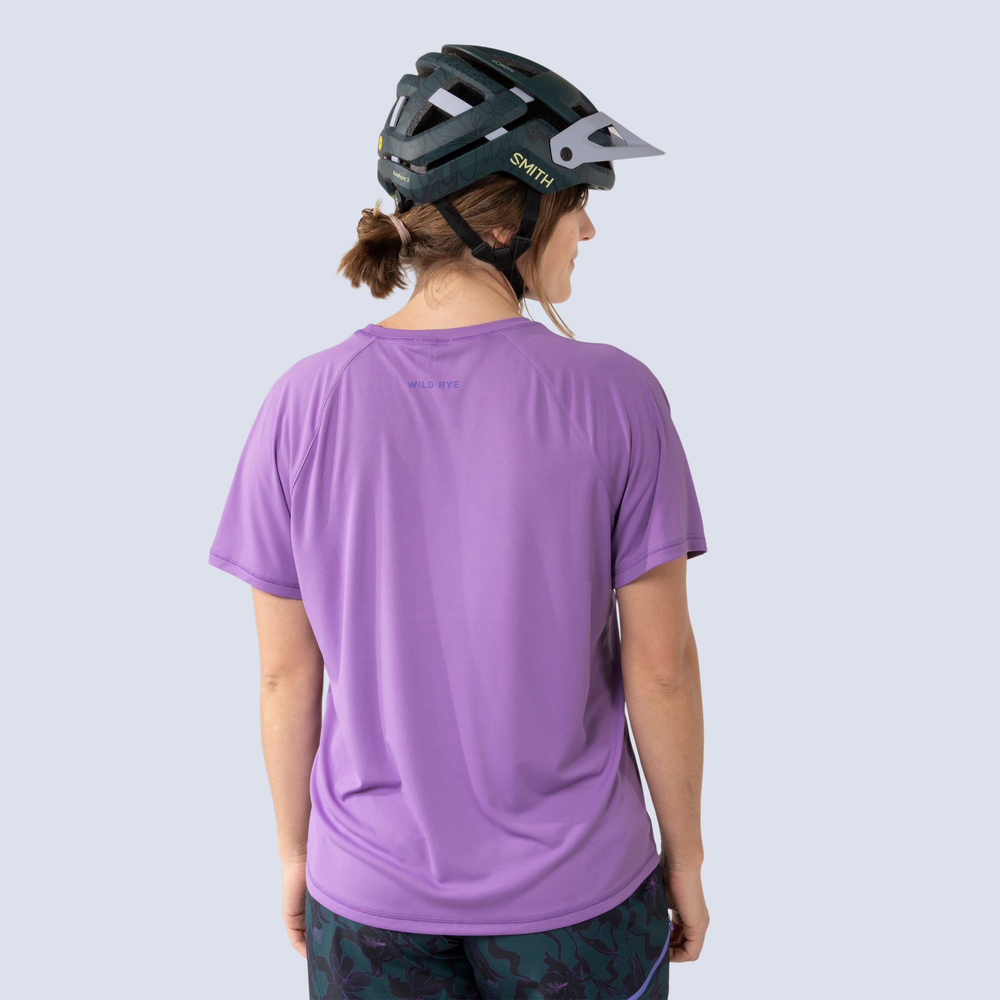 [Amethyst] Sloane tee amethyst on model back crop view