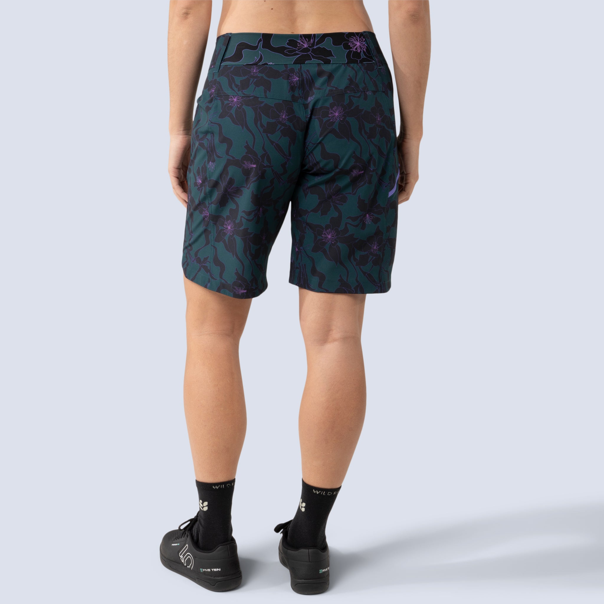 [Spruce Aquila Bloom] Riley 10" bike short, spruce aquila bloom on model back crop view