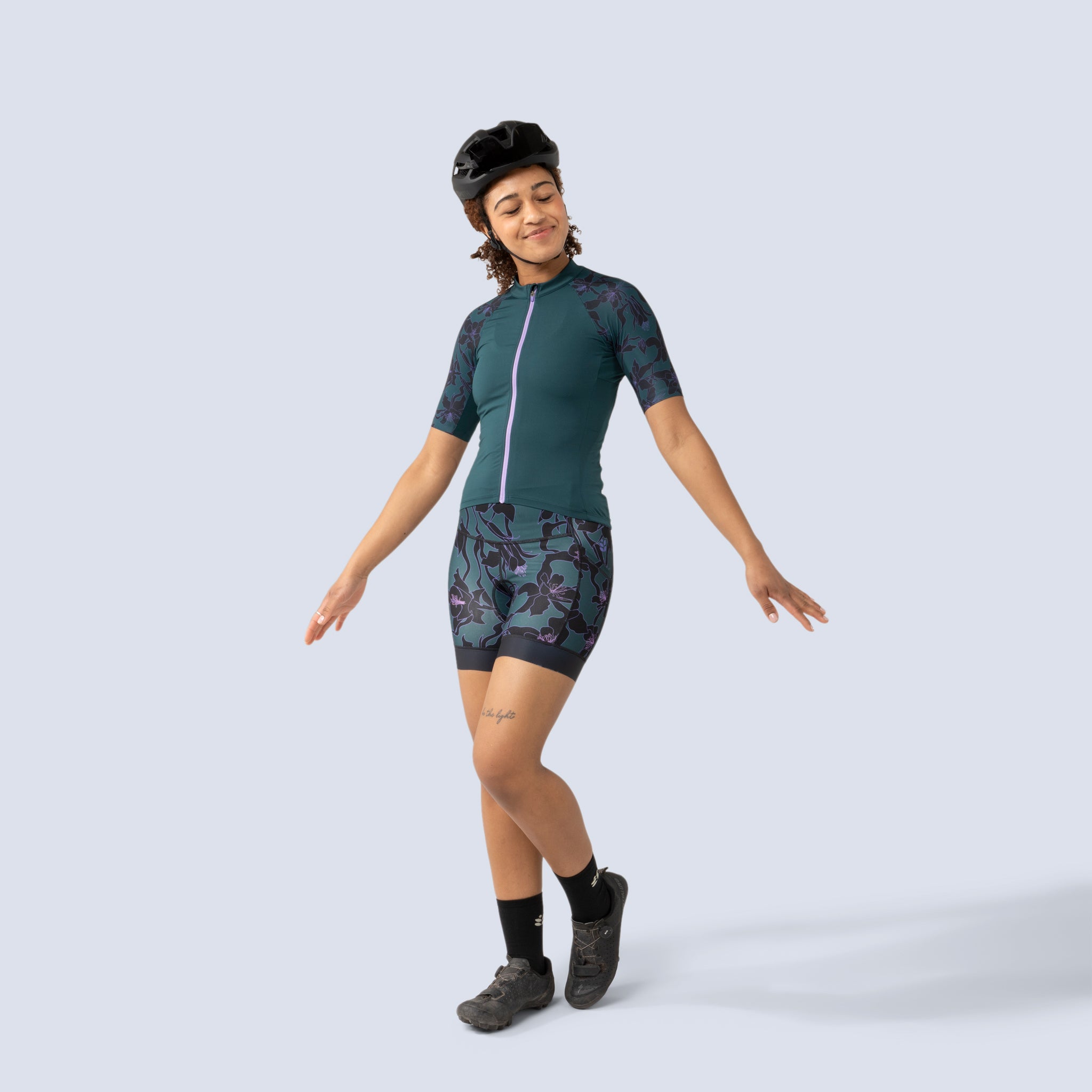 [Spruce Aquila Bloom] Gem Jersey spruce floral full body view on model