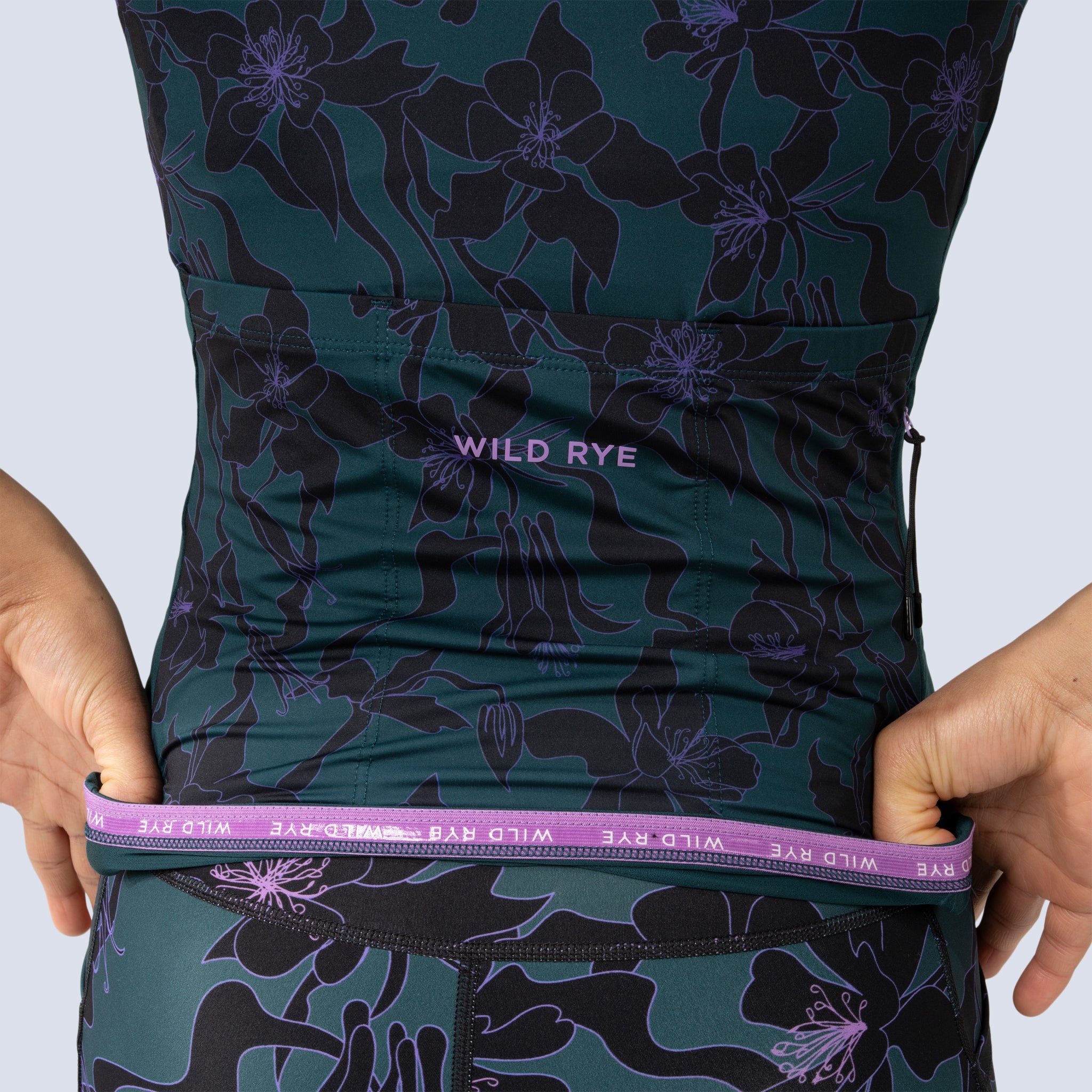 [Spruce Aquila Bloom] Gem Jersey spruce floral hem grip detail