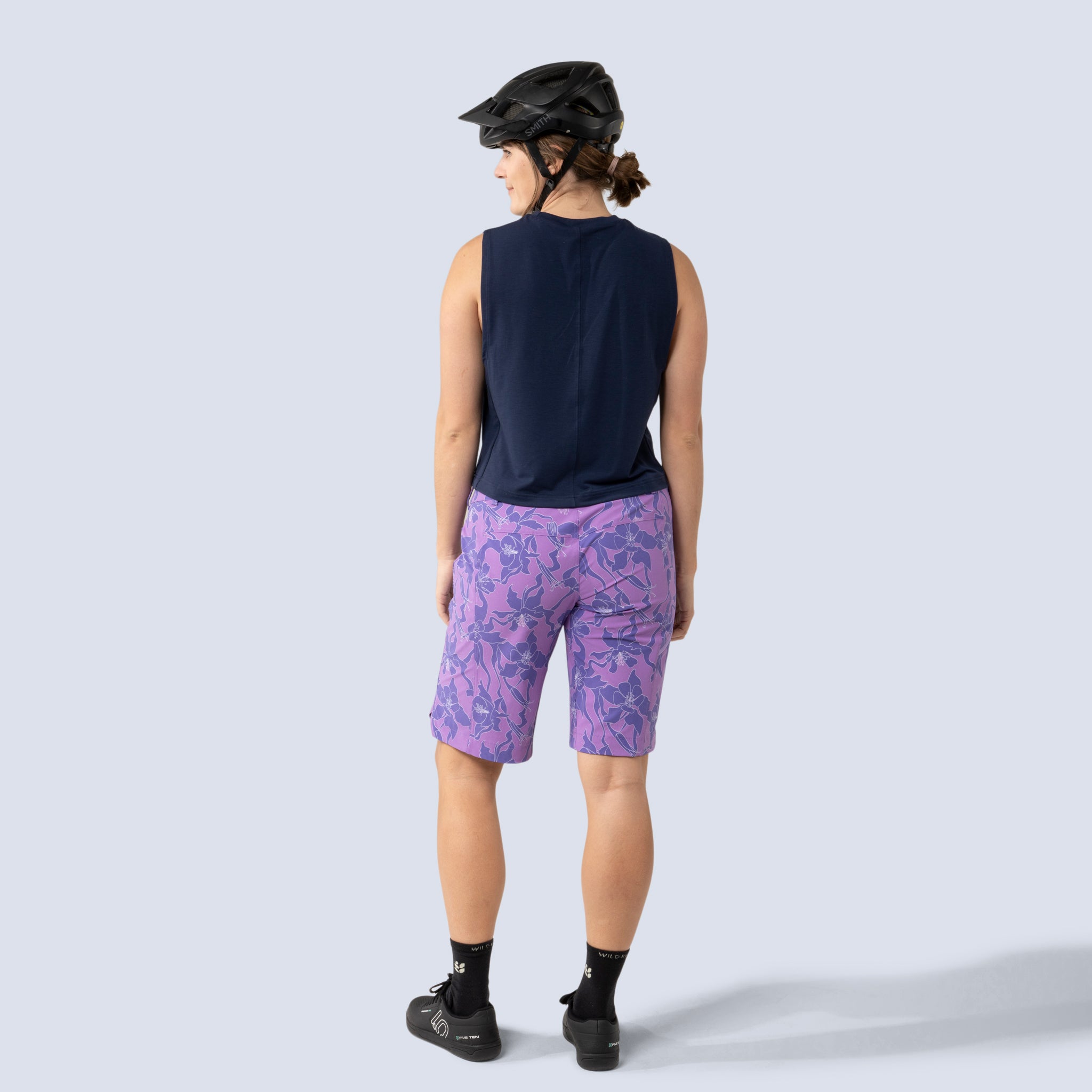 [Amethyst Aquila Bloom] Freel 12" bike short amethyst floral, on model back full body view