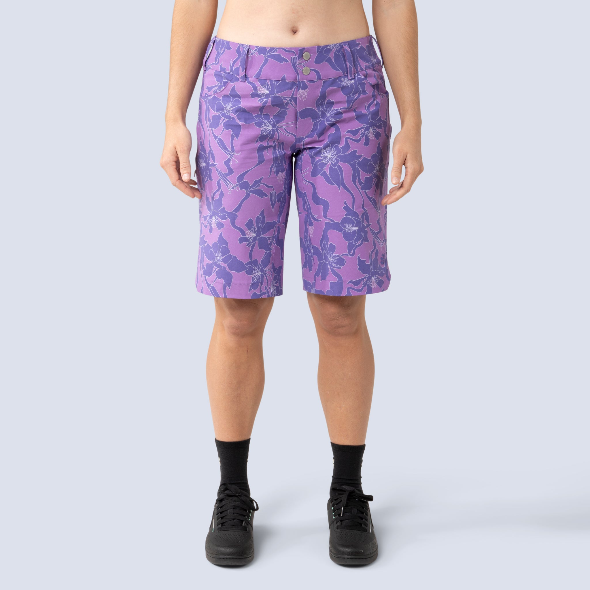 [Amethyst Aquila Bloom] Freel 12" bike short amethyst floral, on model front crop view