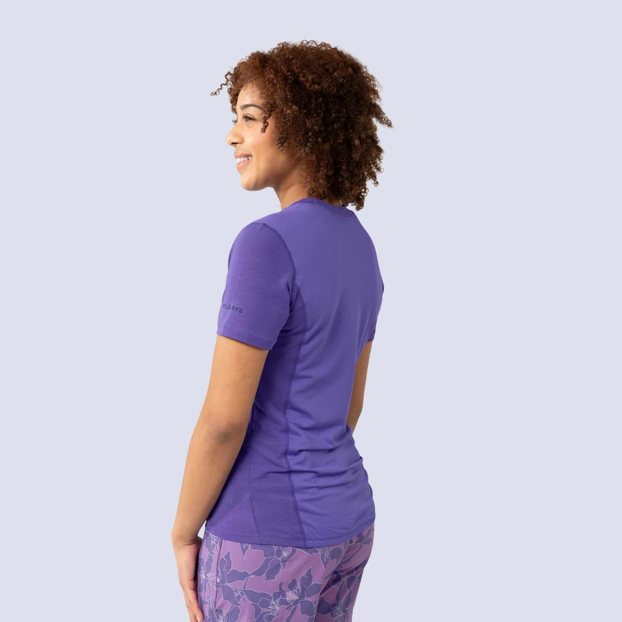 [Iris] Salida Jersey in iris, on model side crop view