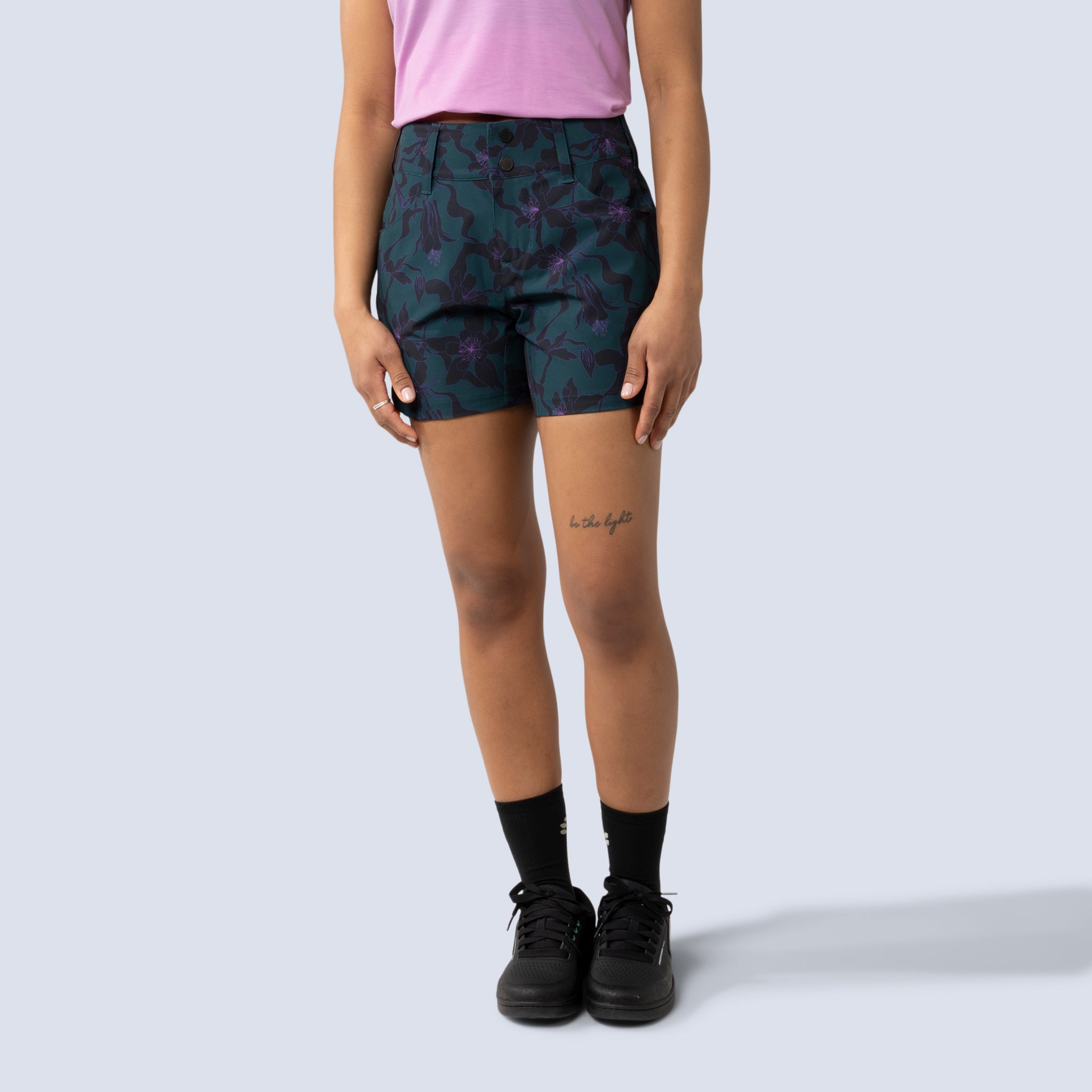 [Spruce Aquila Bloom] Rita Short in Spruce Aquila Bloom, on model front crop view