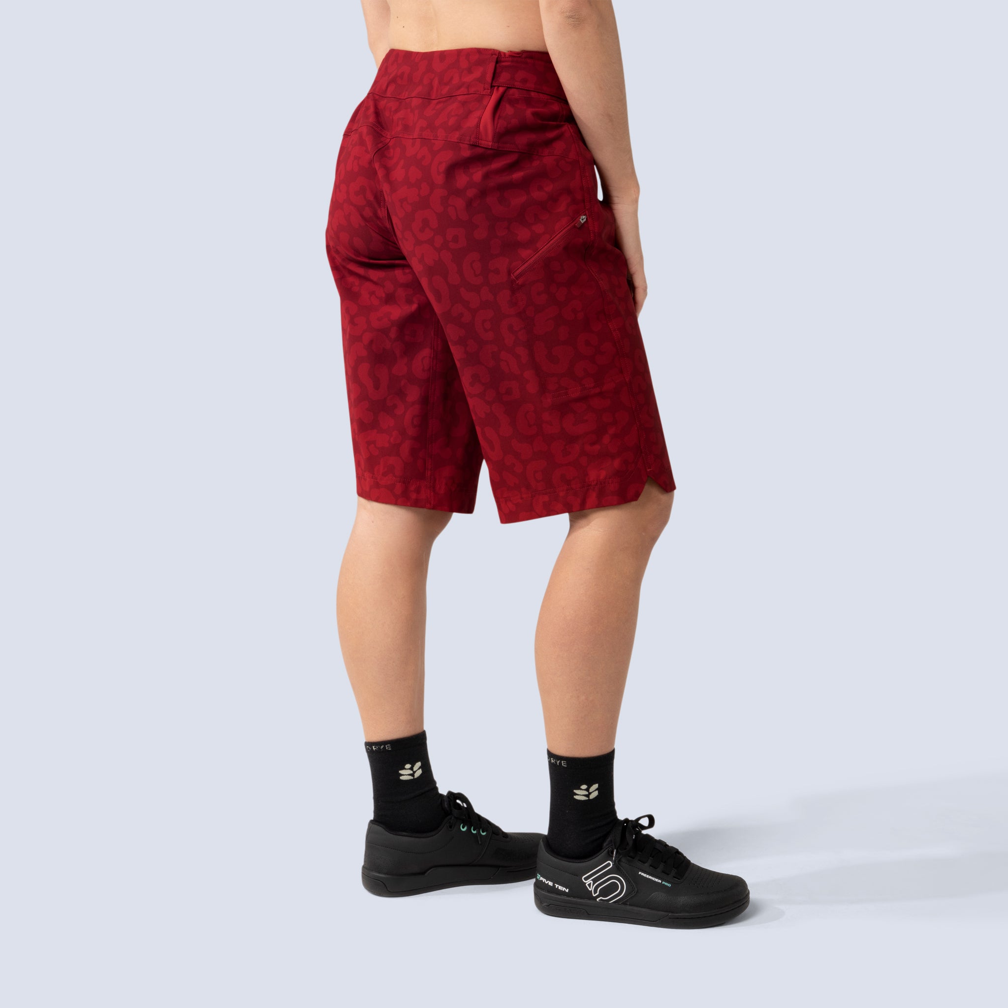 [Garnet Meow] Frankie 14.75" Short in Garnet Meow, on model side crop view