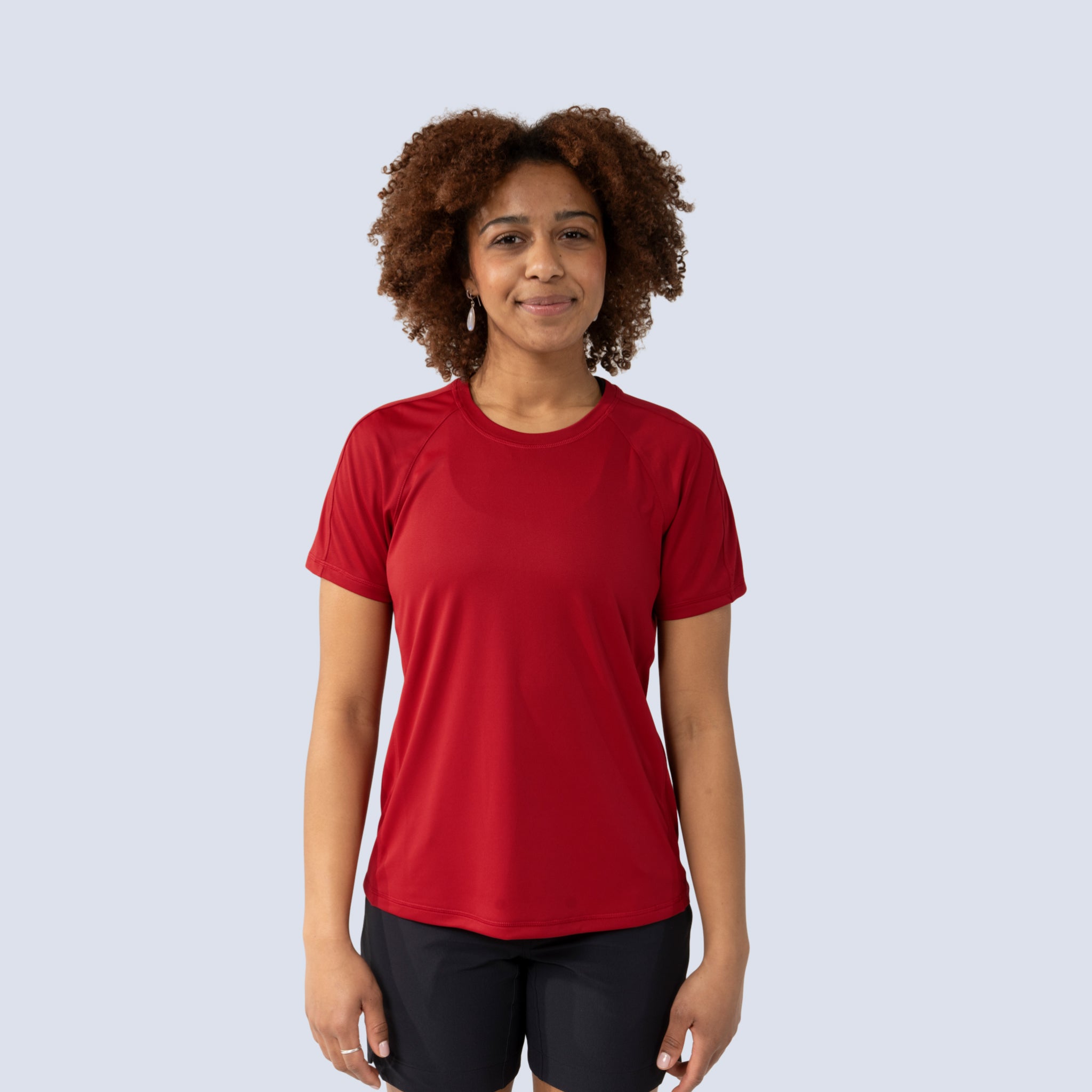 [Star Garnet] Sloane tee star garnet on model front crop view