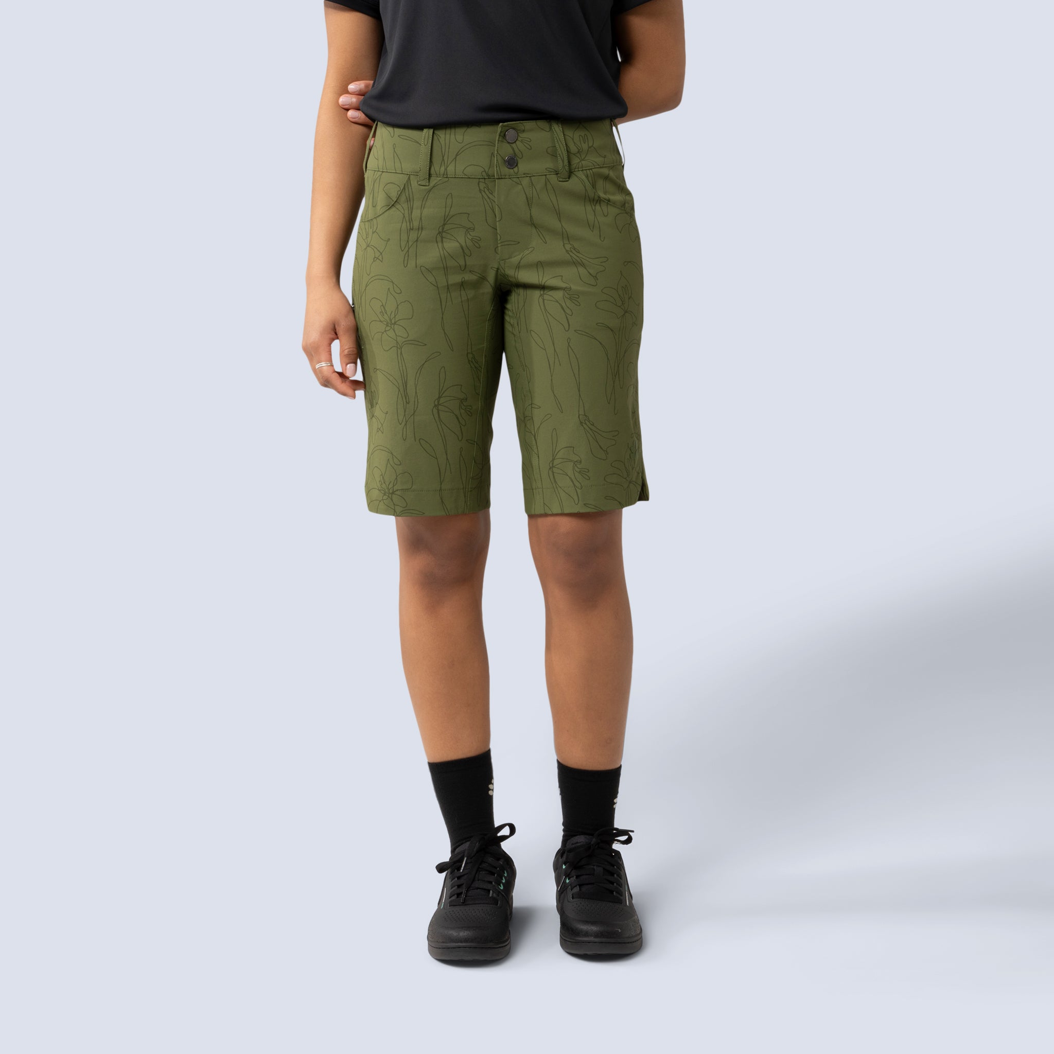 [Olive You] Freel 12" bike short olive green on model front crop view