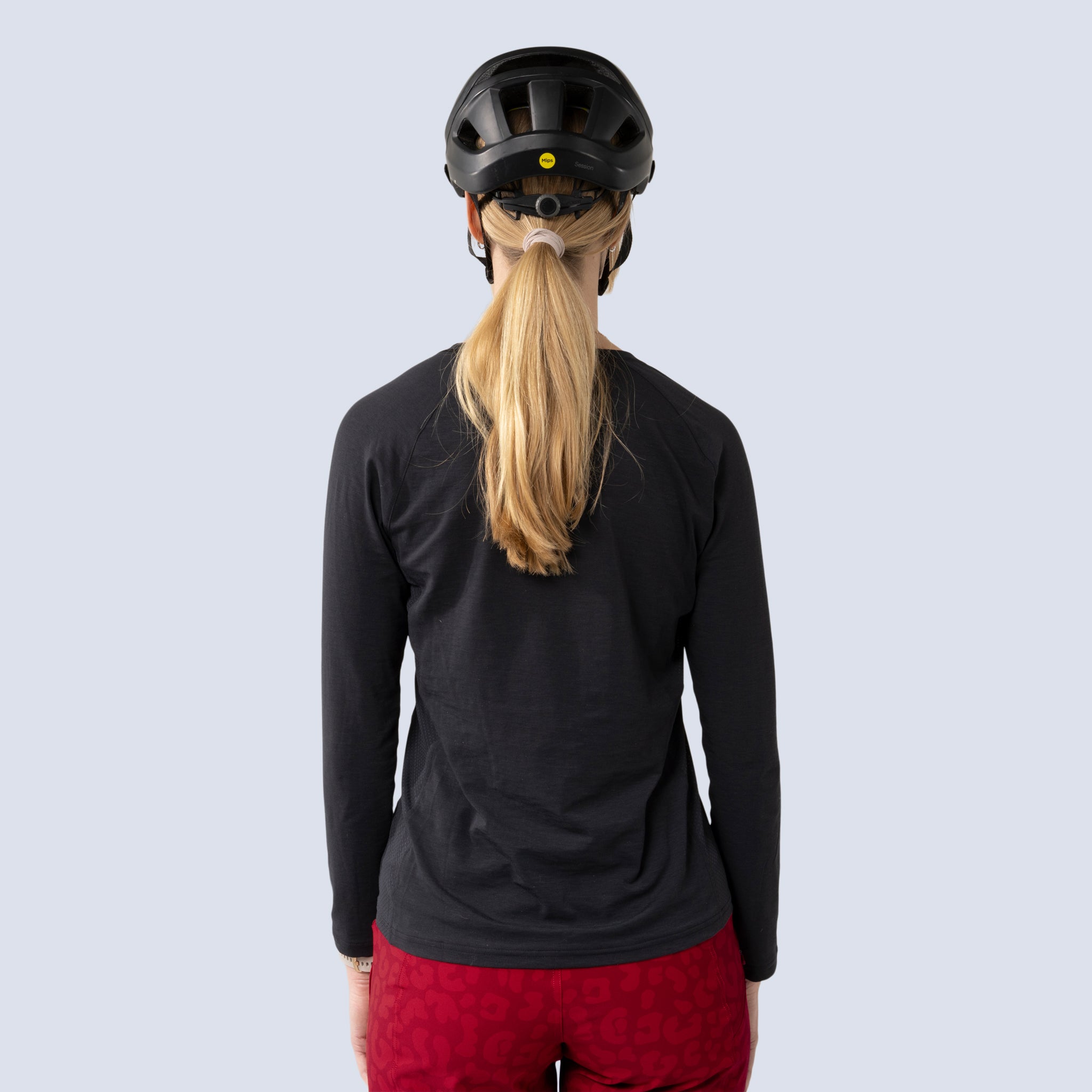 [True Black] Holly Jersey true black, on model back crop view