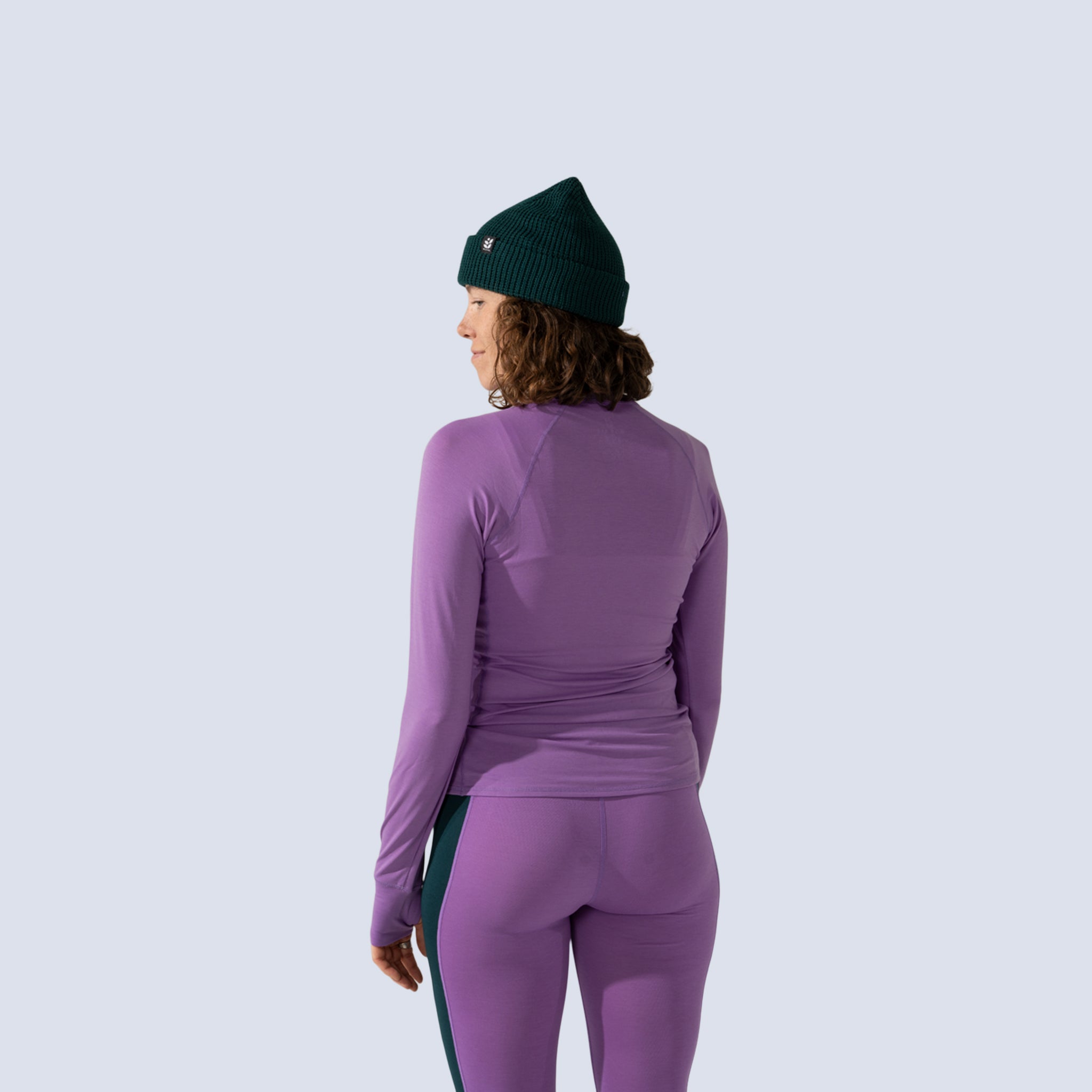 [Amethyst] Bassett Raglan Lite amethyst purple on model back crop view