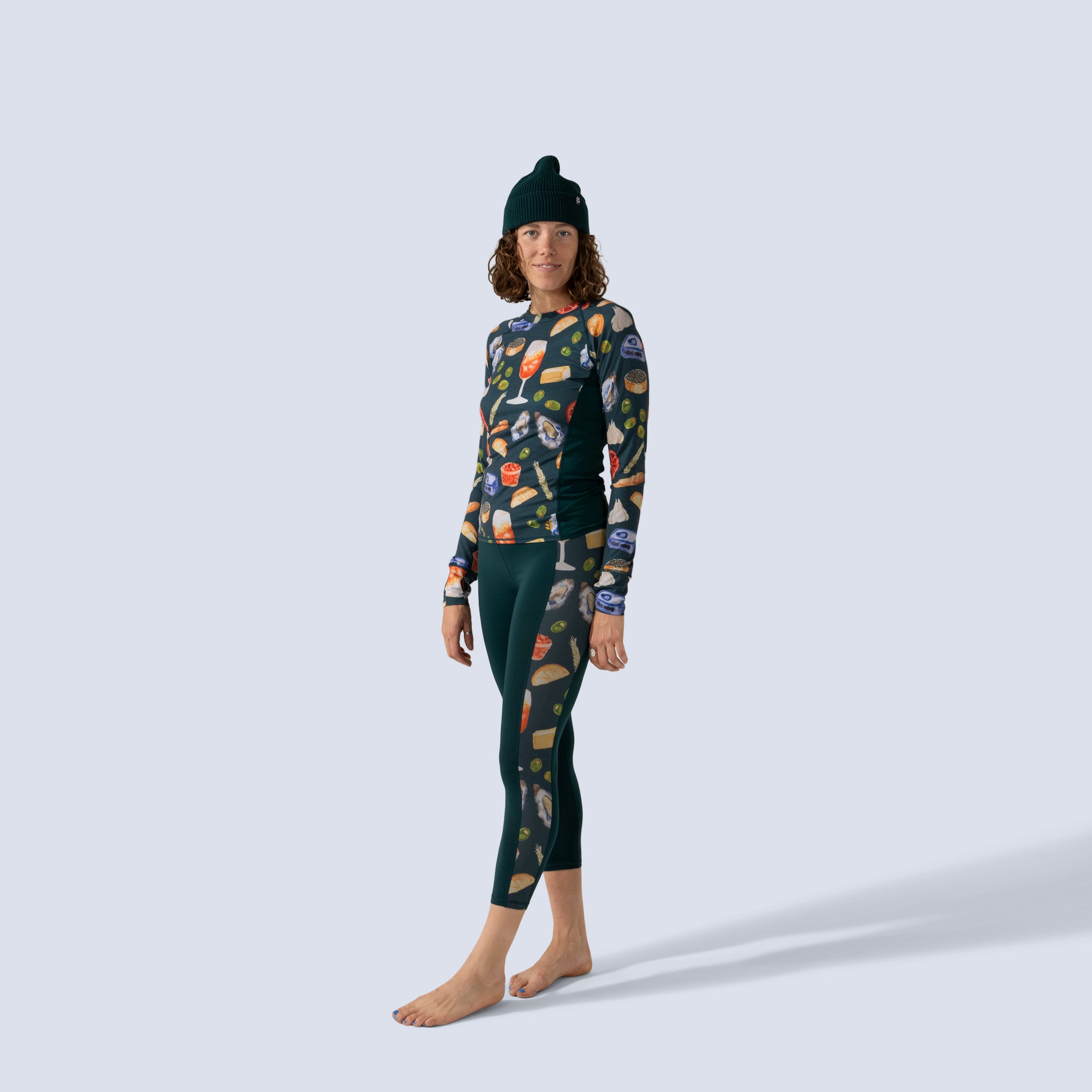 [Spruce Spuntini] Bassett Raglan Lite on model front full body view