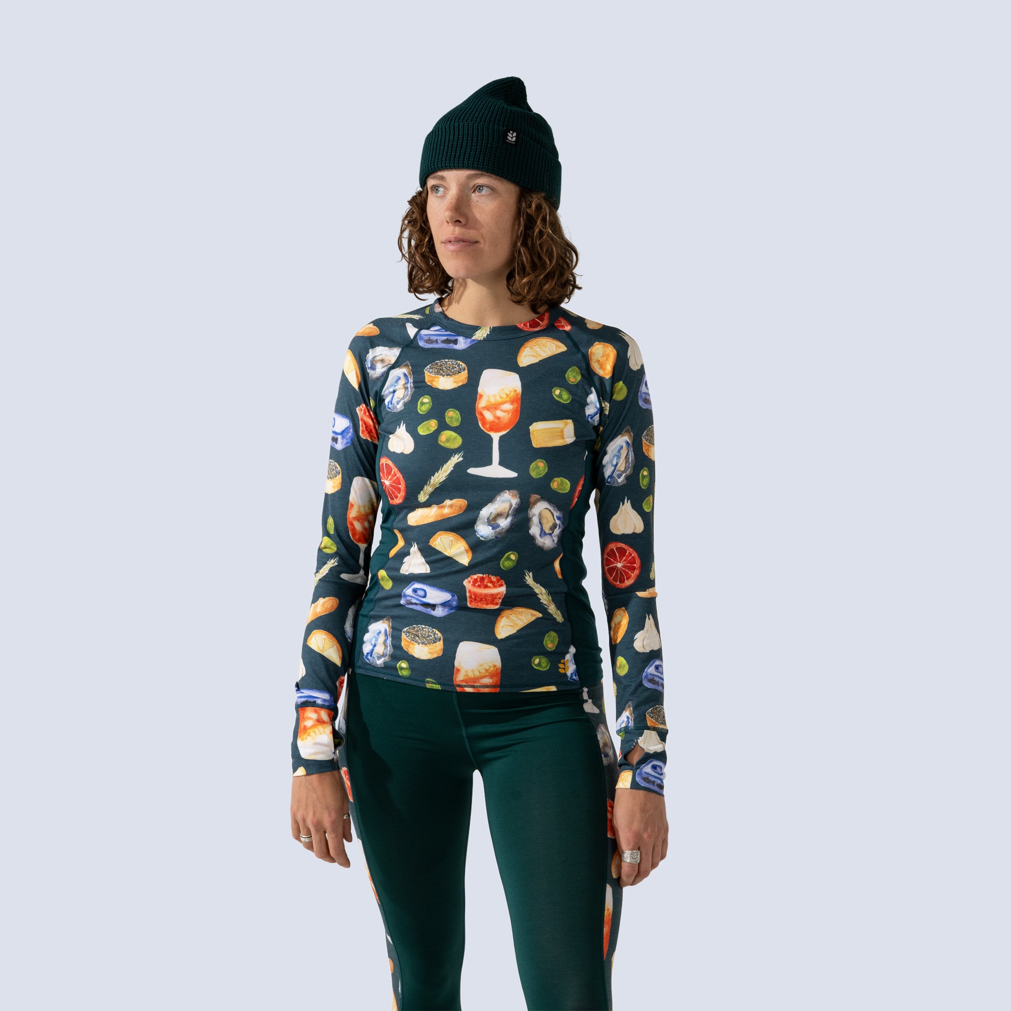 [Spruce Spuntini] Bassett Raglan Lite on model front crop view