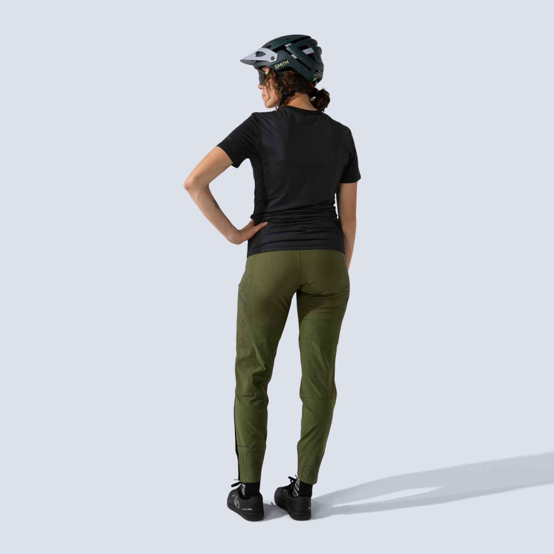 [Olive You] Freyah Pant Olive back full body view
